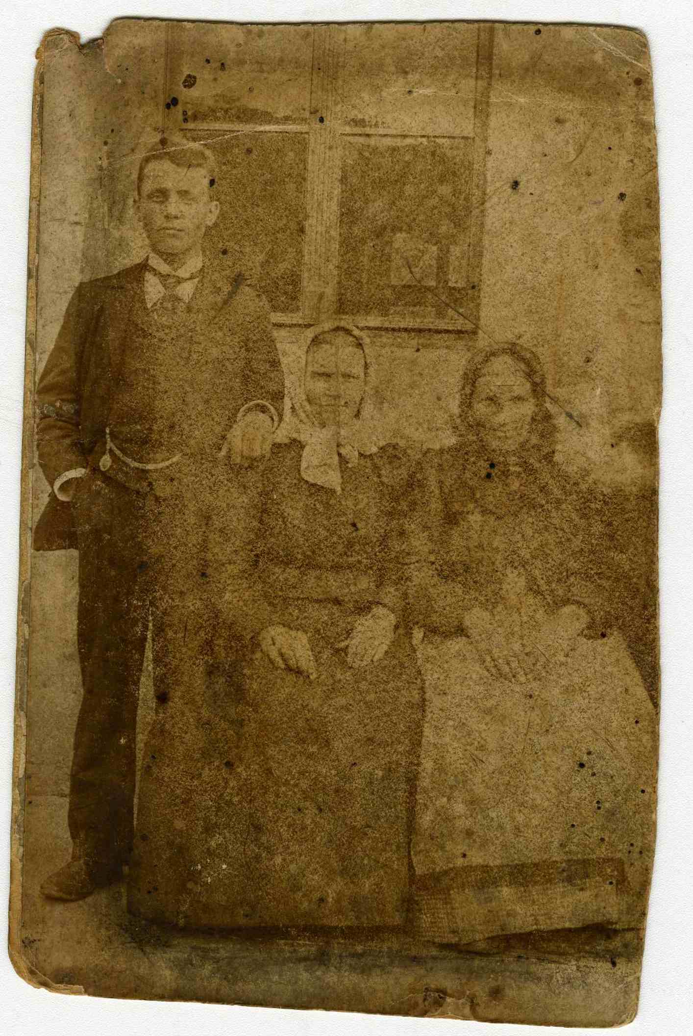 Náhledový obrázek Koukalovi - babička, maminka a bratr - 1