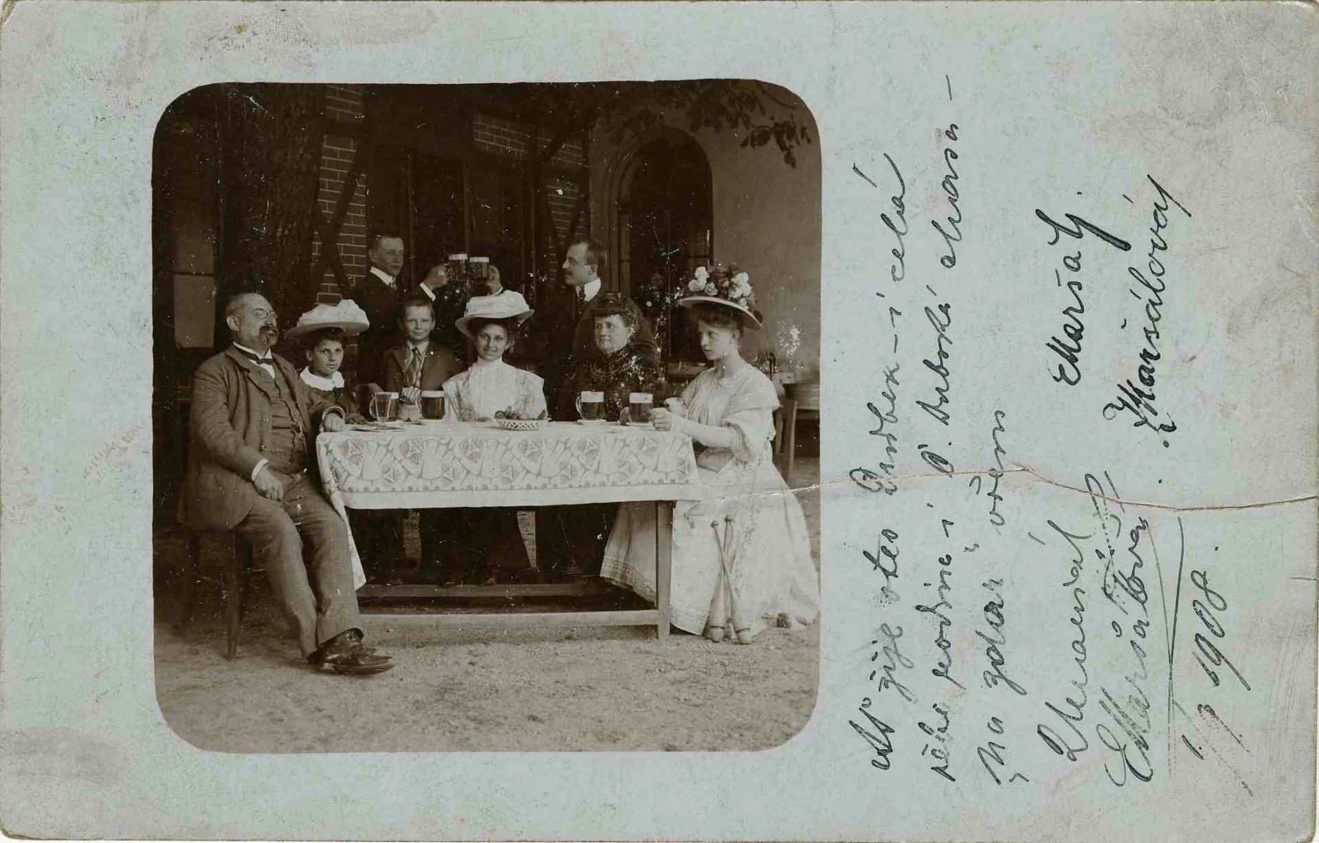 Obrázek Pohled s rodinou Antonína Drůbka (nar. 1859)