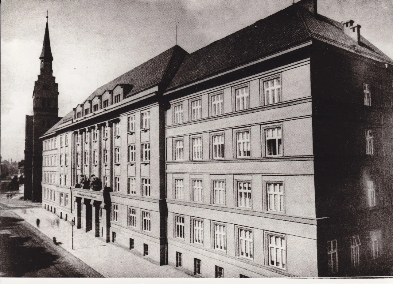 Náhledový obrázek předmětu Kamenouhelné doly OKR - budovy institucí