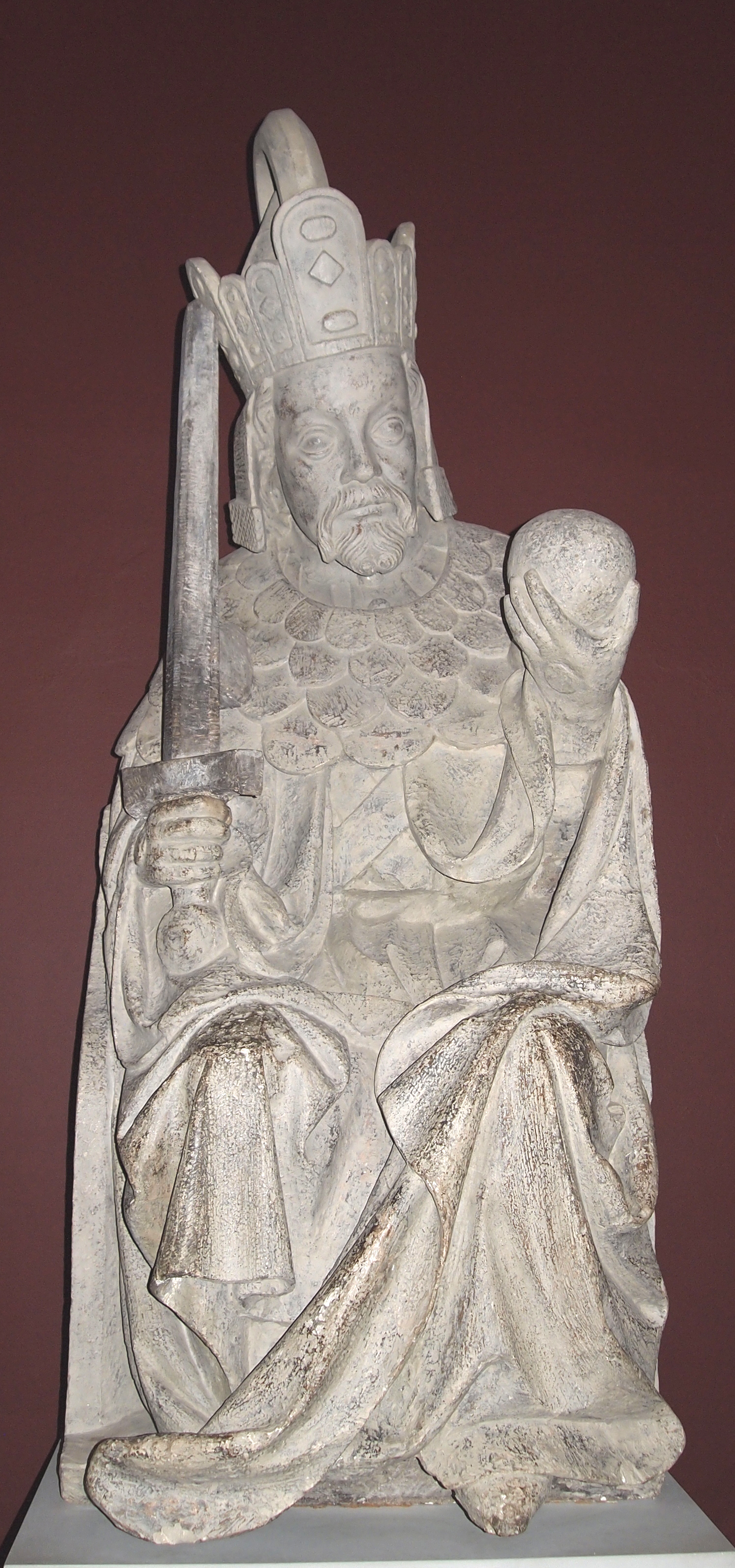 Náhledový obrázek Socha Karla IV. s mečem - 1