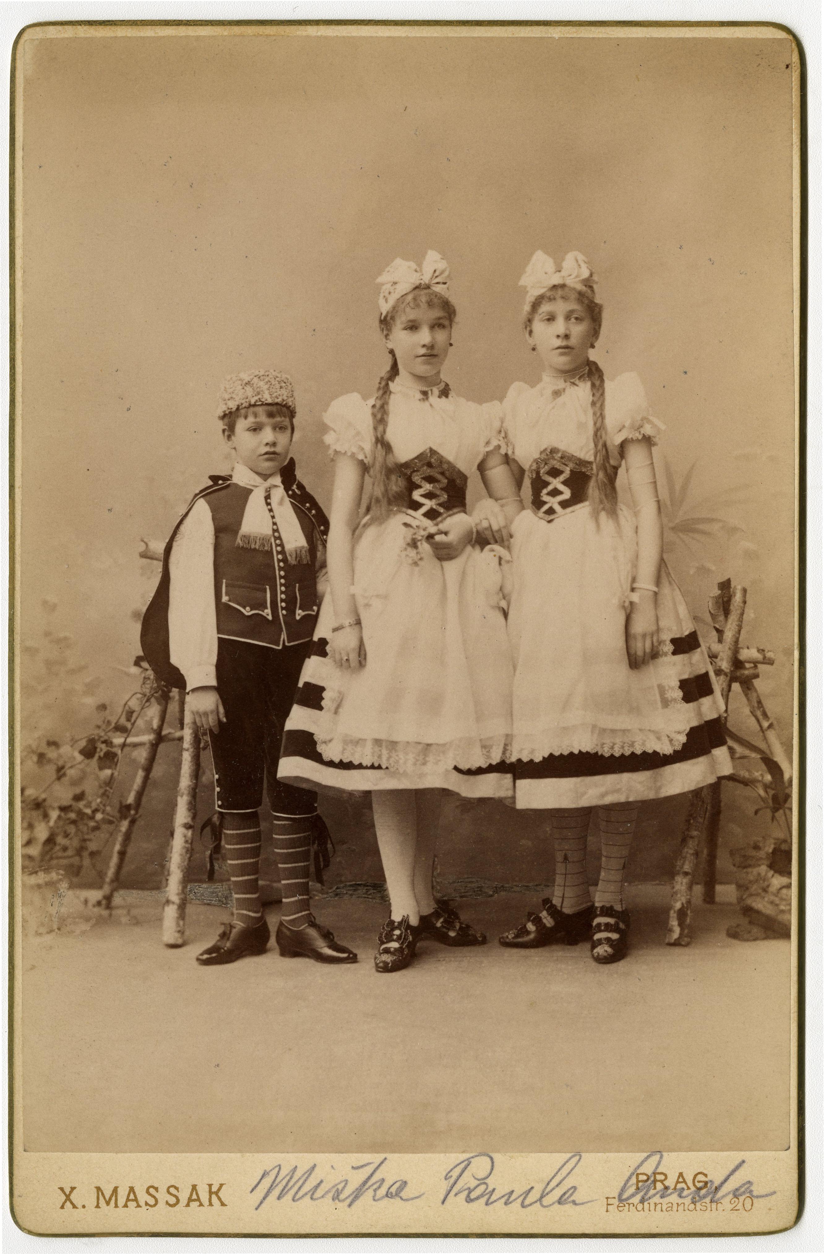Náhledový obrázek Anna, Paula a Michael Schlaghammerovi - 1