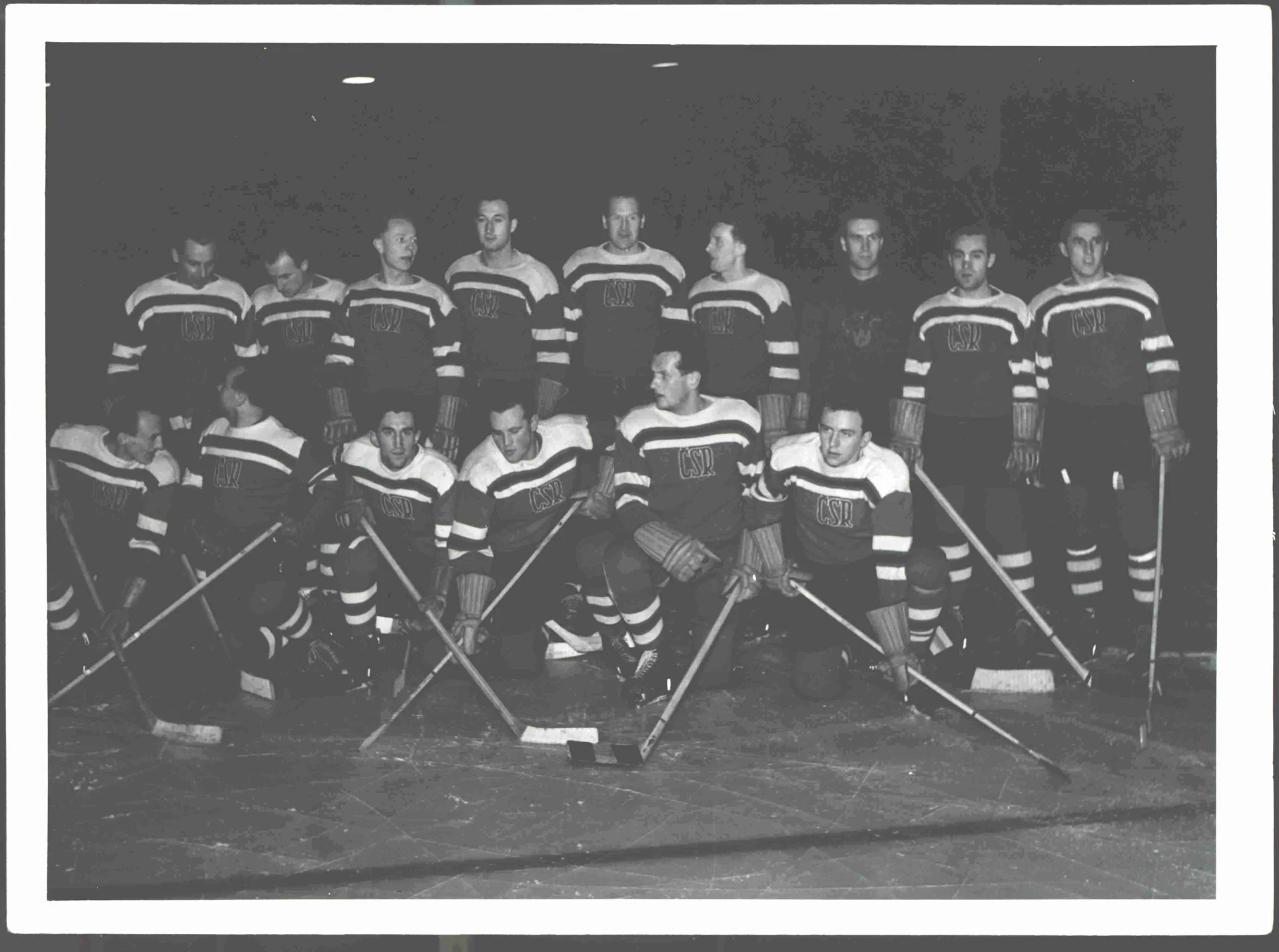 Náhledový obrázek předmětu Reprezentační hokejový tým nominovaný na MS 1949 do Stockholmu