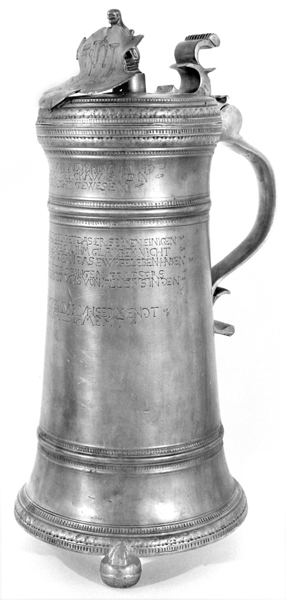 Náhledový obrázek Konvice kolářského a podkovářského cechu z roku 1607 - 1