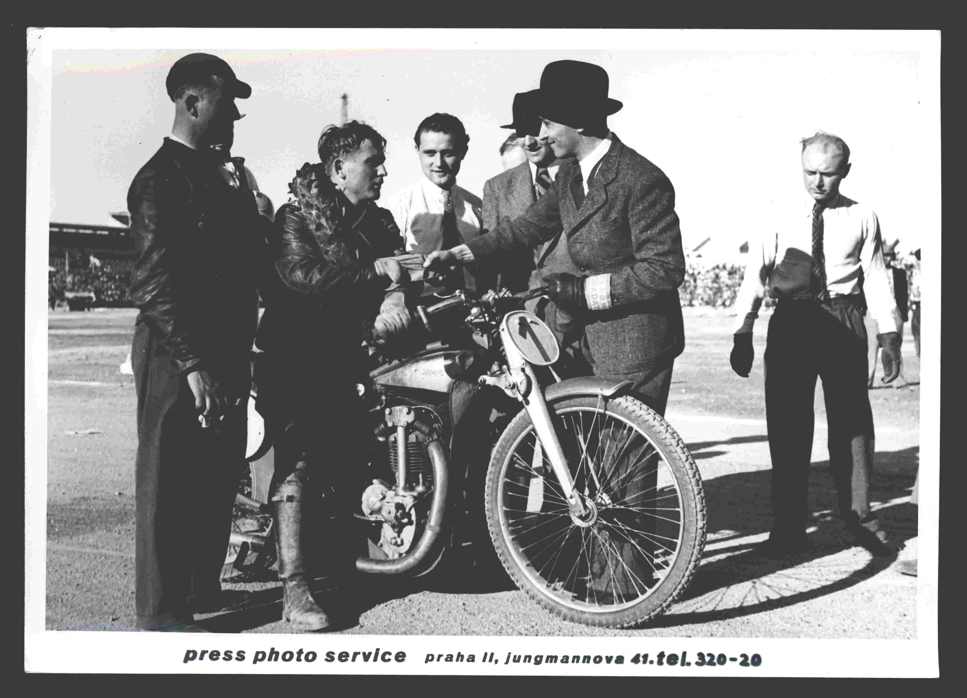 Náhledový obrázek předmětu IX. velká plochá dráha v Praze na Strahově, 1938