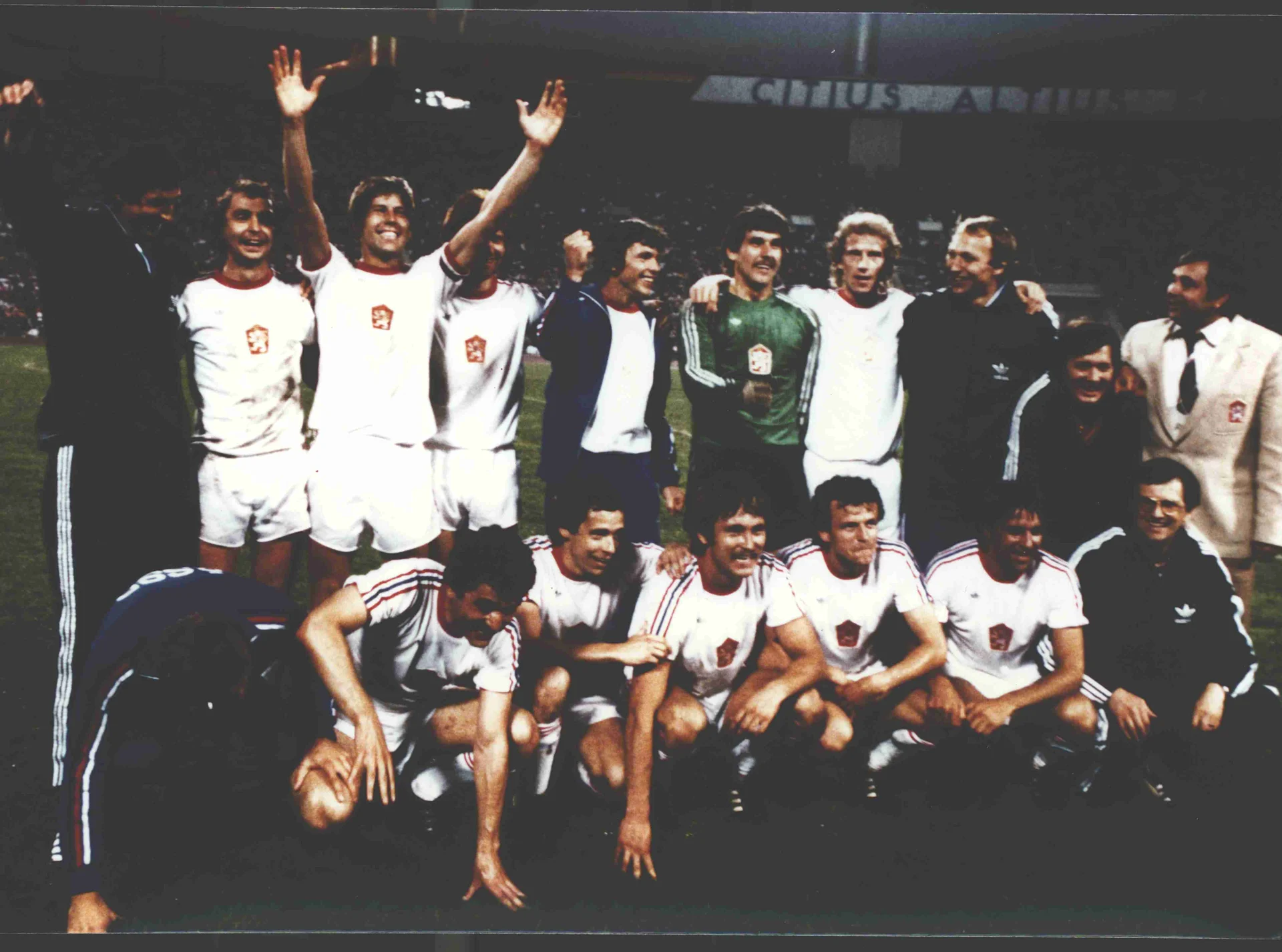 Náhledový obrázek předmětu Tým československých fotbalistů po vítězství nad NDR ve finále olympijského turnaje