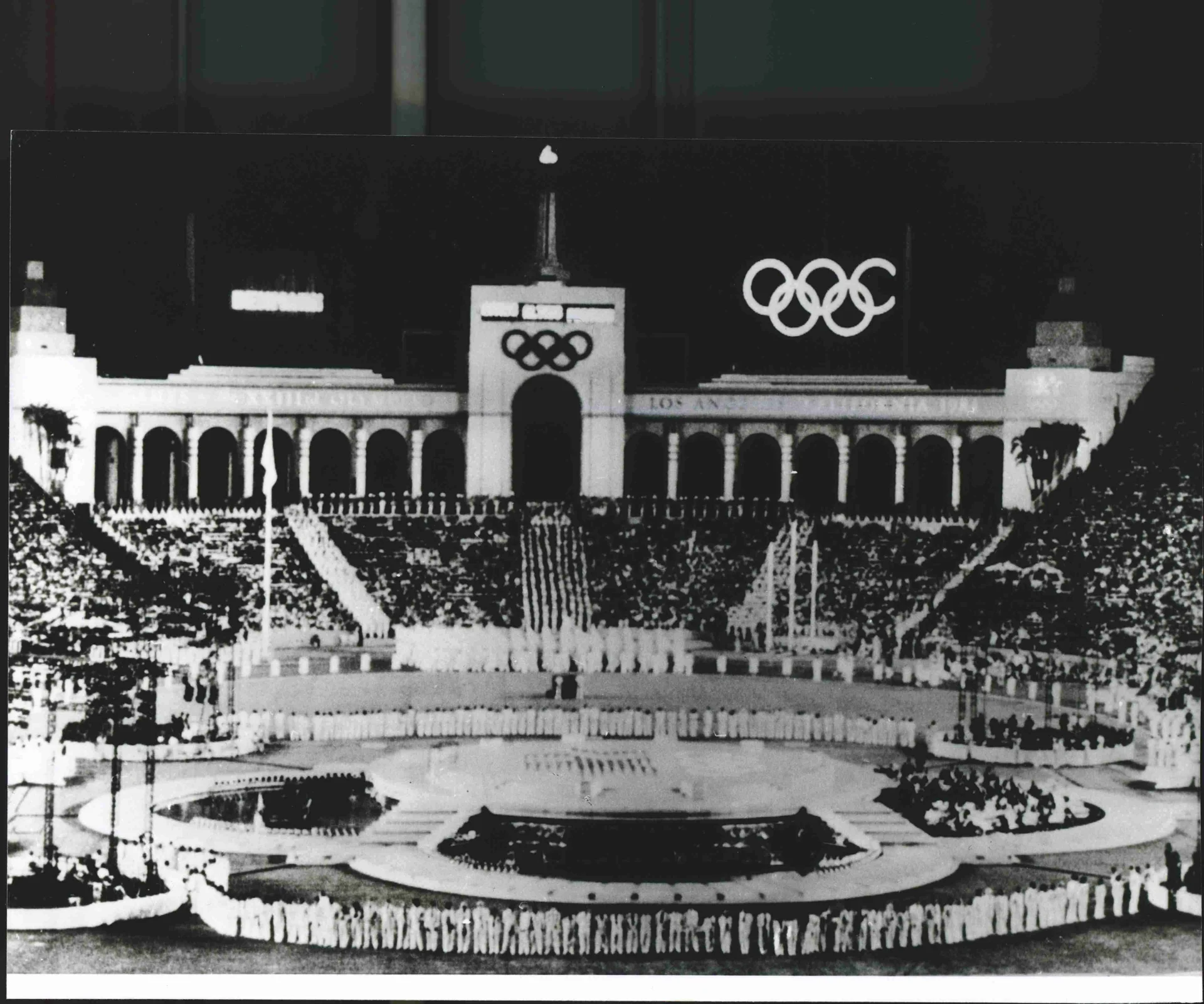 Náhledový obrázek předmětu Pohled na stadion Coliseum během závěrečného ceremoniálu
