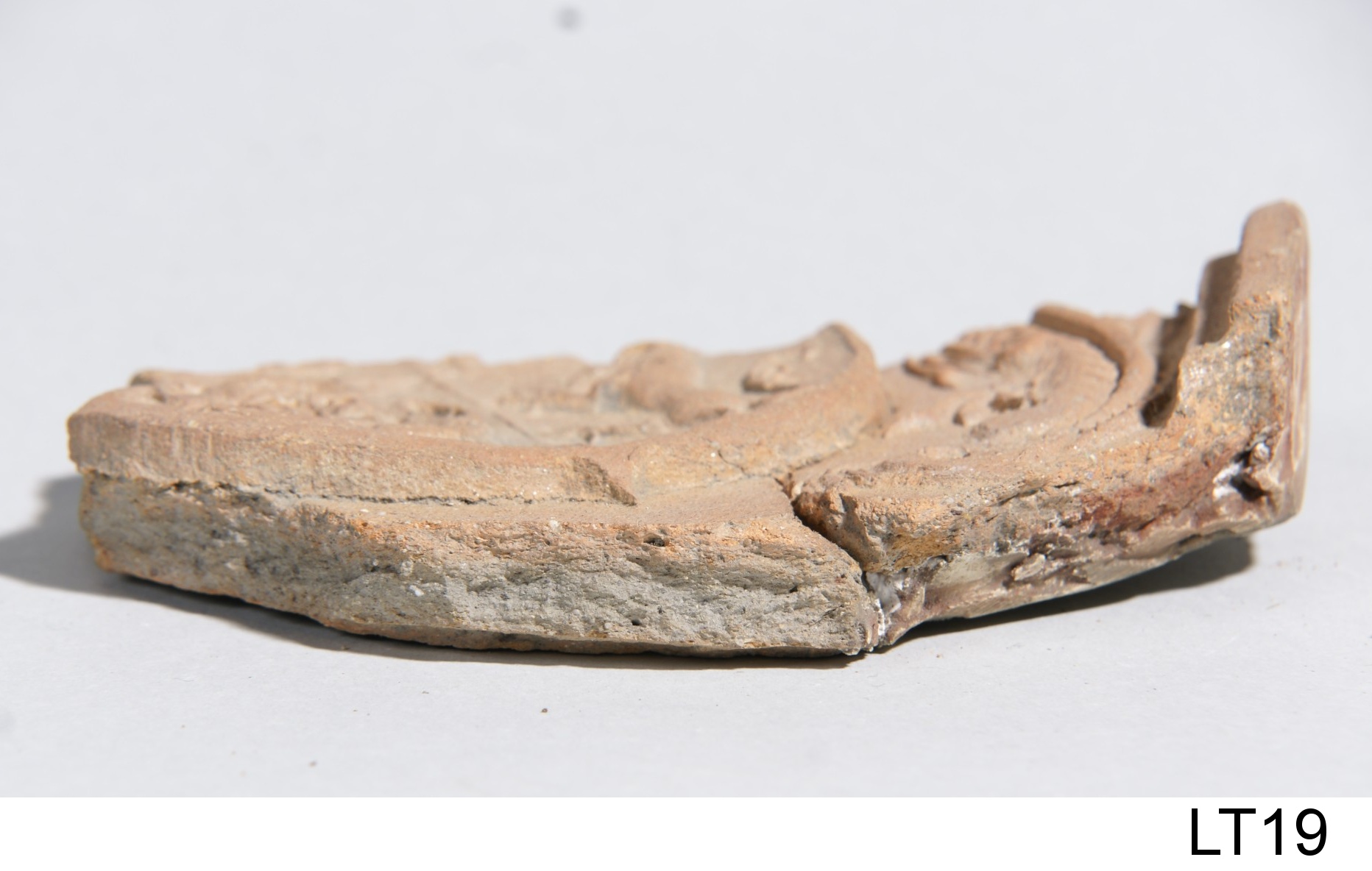 Náhledový obrázek Fragment komorového kachle - 2