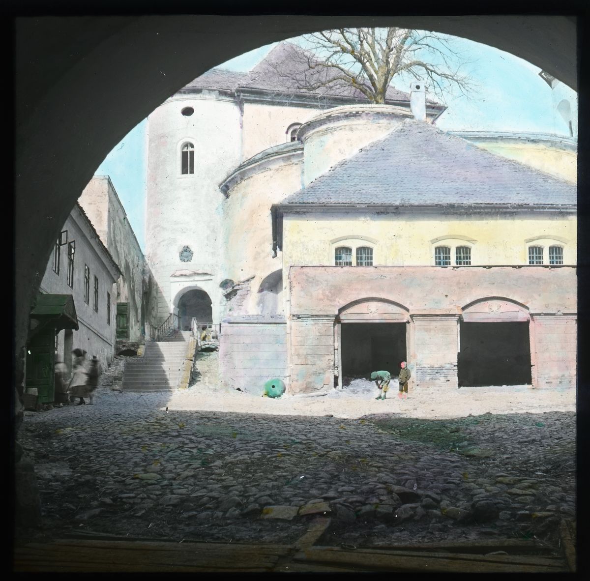Náhledový obrázek Mukačevo, nádvoří hradu - 1