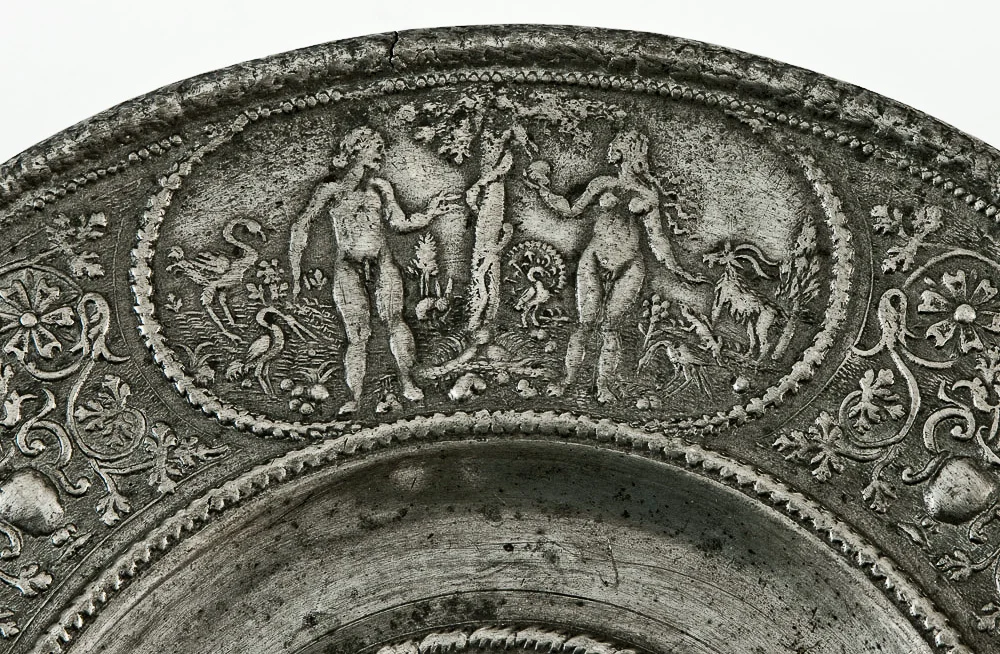 Náhledový obrázek předmětu Talíř s reliéfem oběti Noemovy a výjevy z Genesis