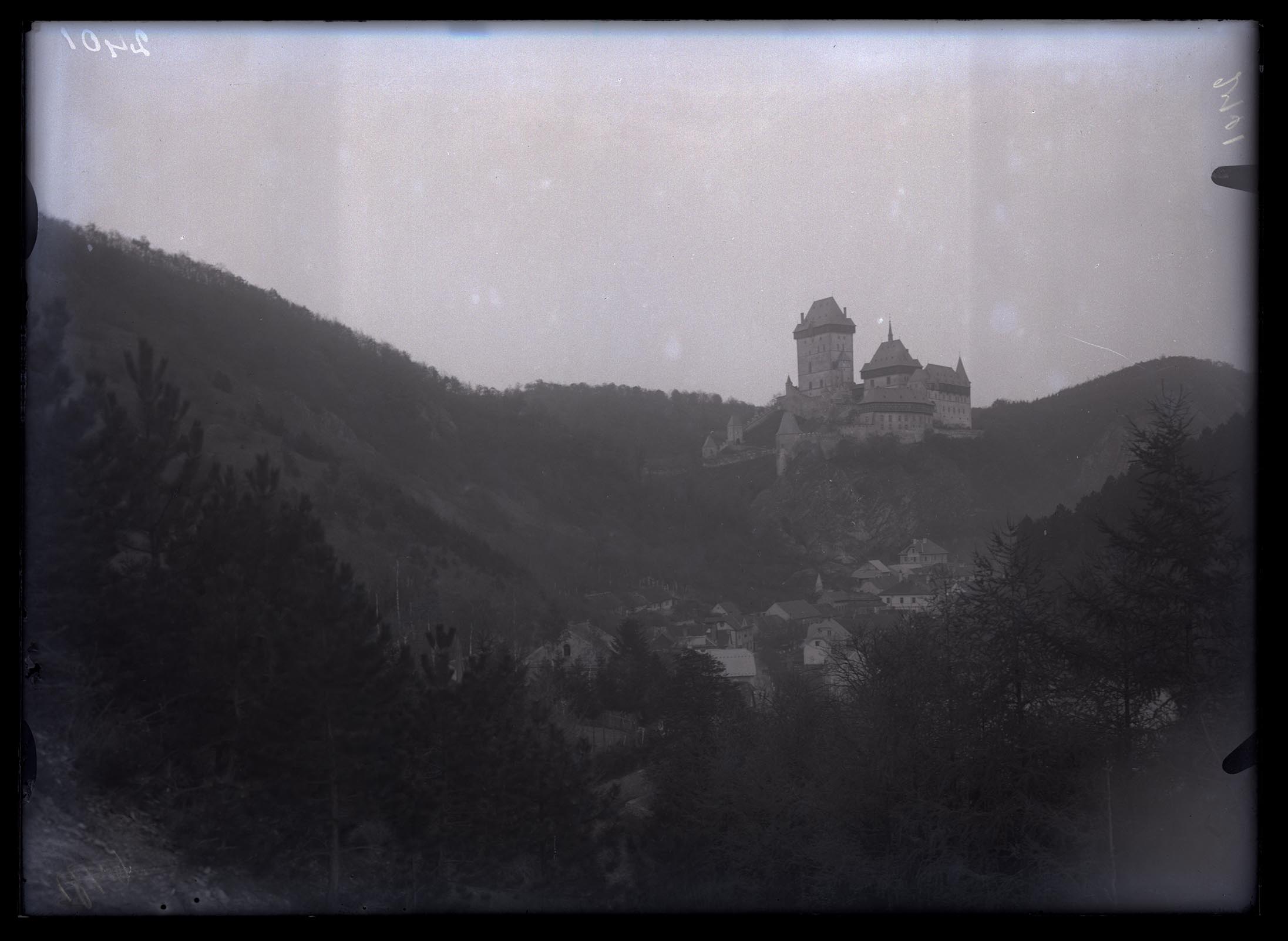 Náhledový obrázek Hrad Karlštejn - 1