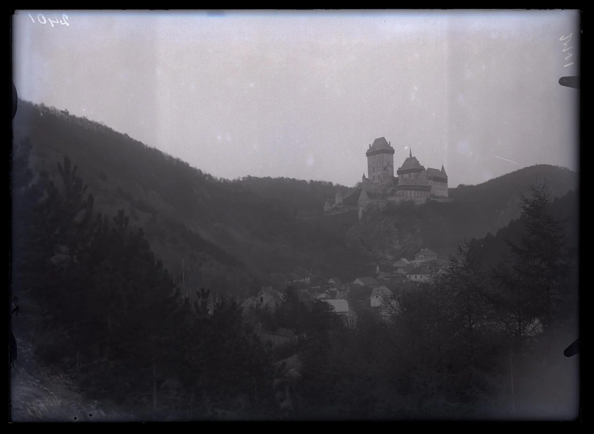 Náhledový obrázek předmětu Hrad Karlštejn