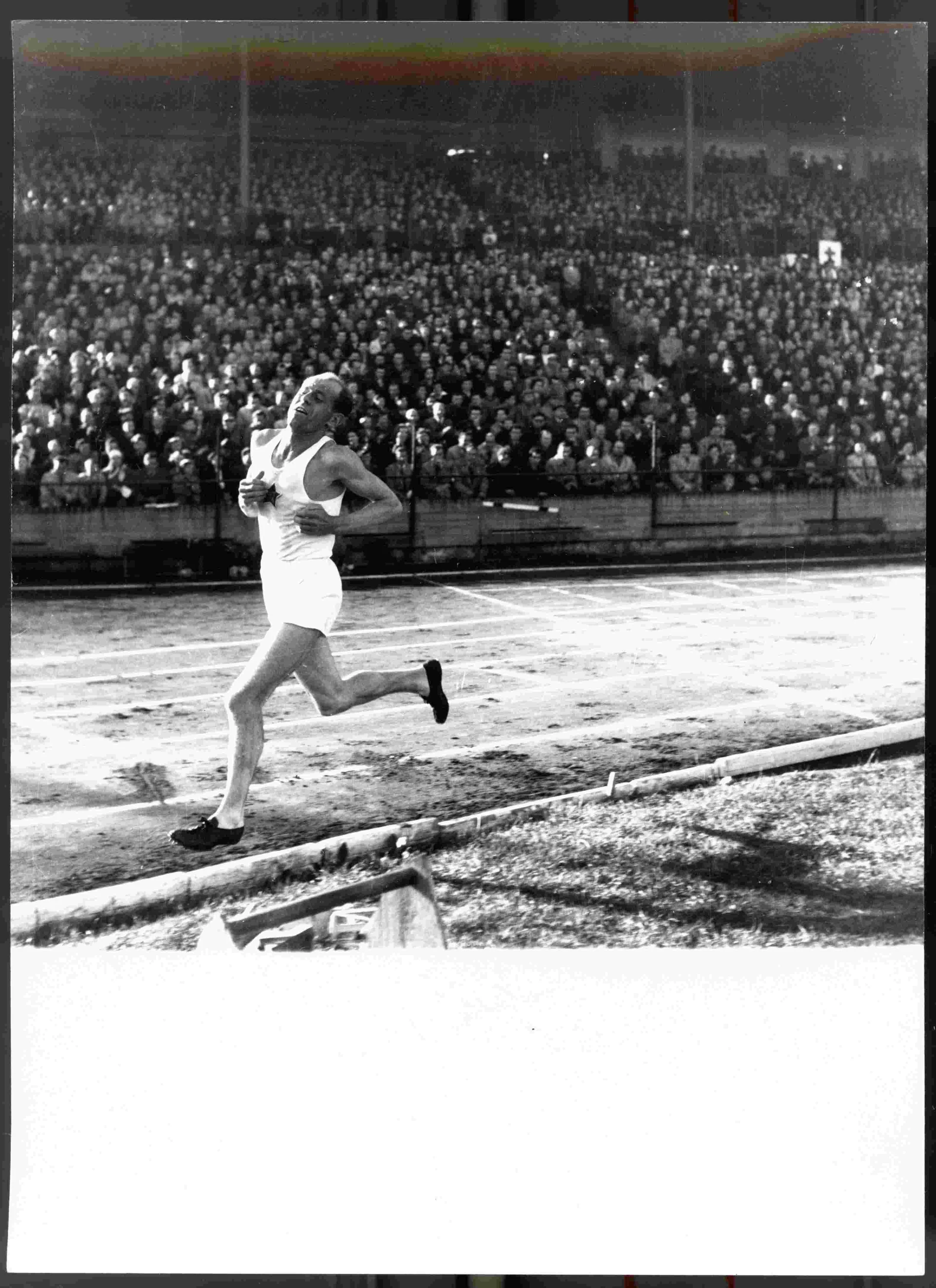 Náhledový obrázek předmětu Emil Zátopek na běžecké dráze