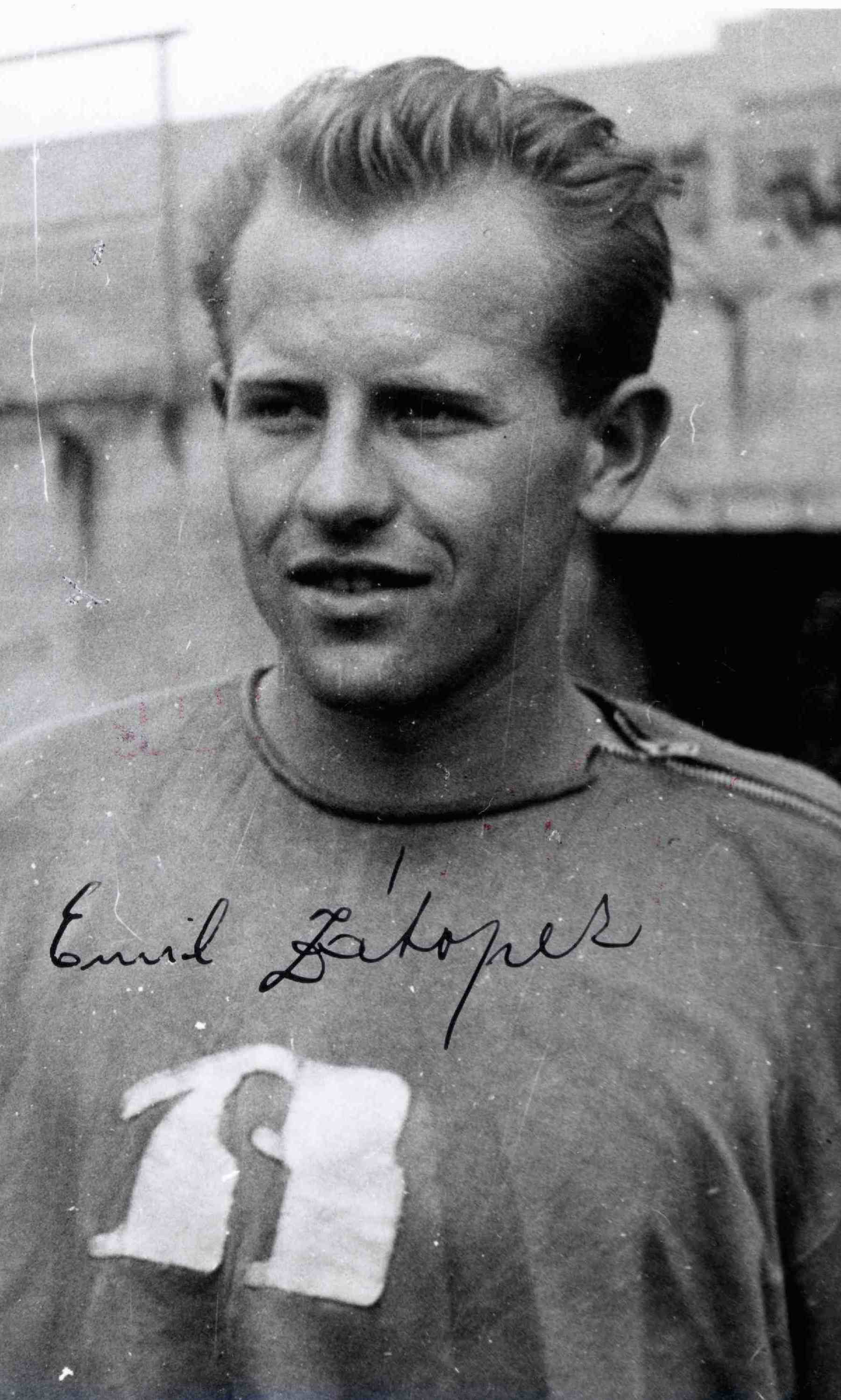 Náhledový obrázek Emil Zátopek v dresu SK Baťa - 1