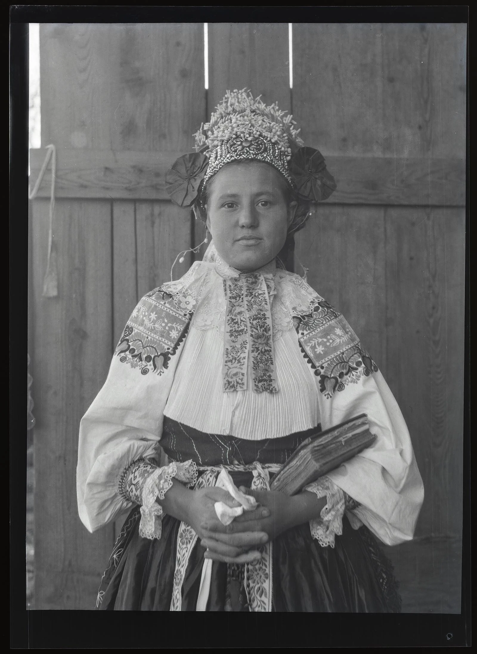 Obrázek Dívka v kroji