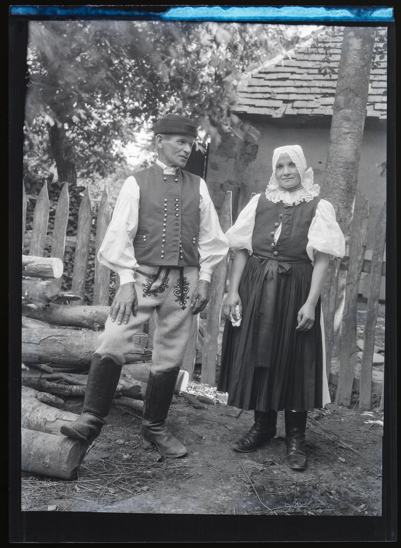 Obrázek Muž a žena v kroji