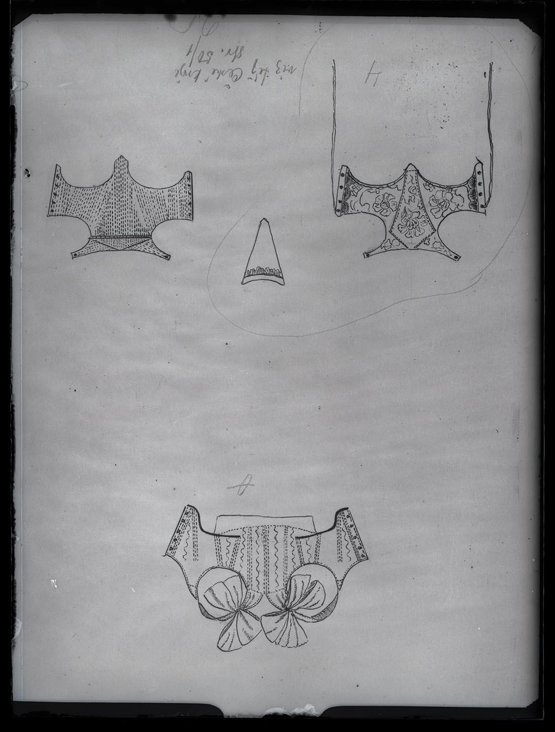 Náhledový obrázek Oděv, kresba - 1