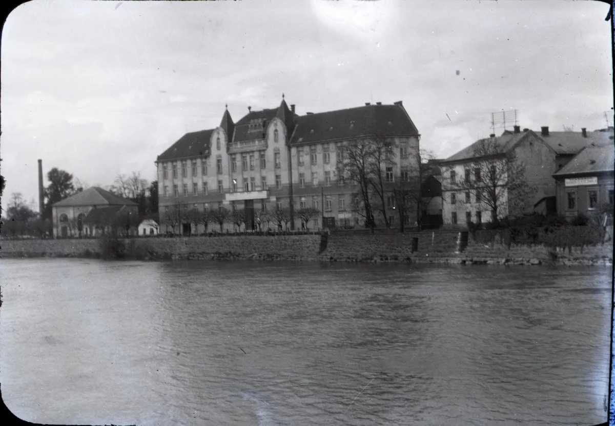 Obrázek Užhorod, nová měšťanská škola