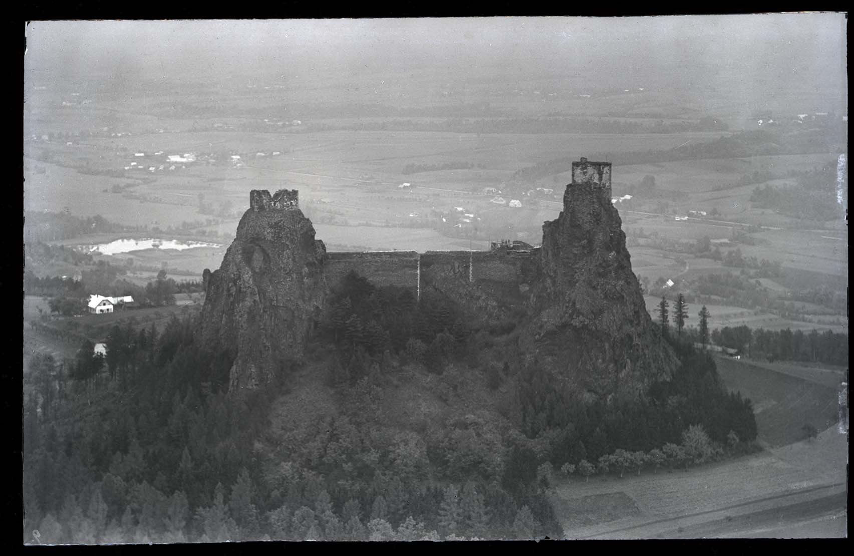 Náhledový obrázek Hrad Trosky - 1