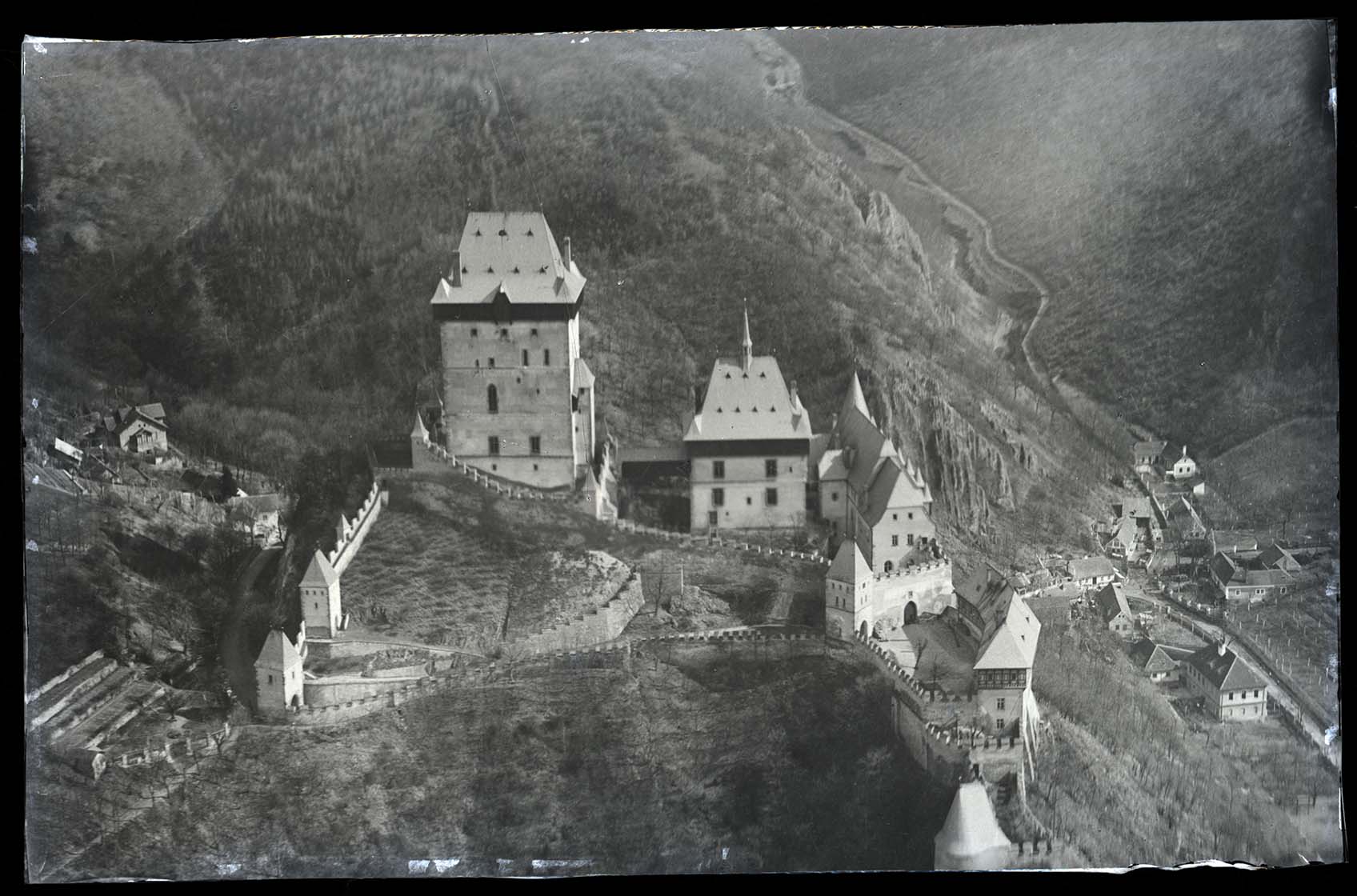 Náhledový obrázek Hrad Karlštejn - 1