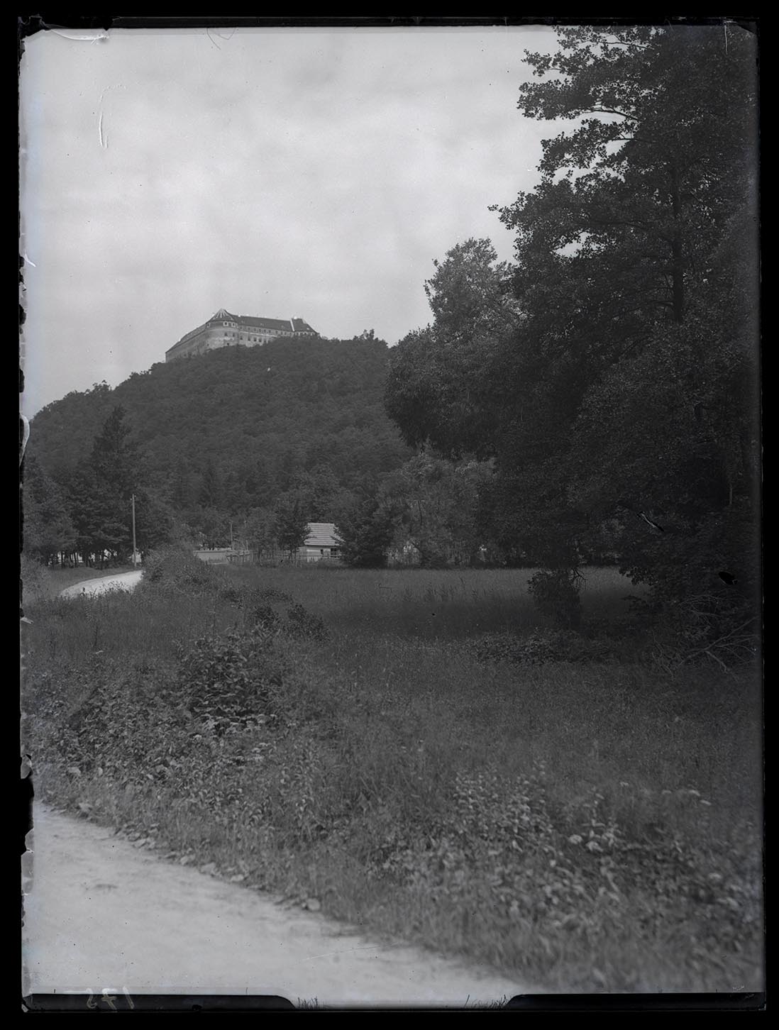 Náhledový obrázek Hrad Červený Kameň, renesanční pevnost - 1