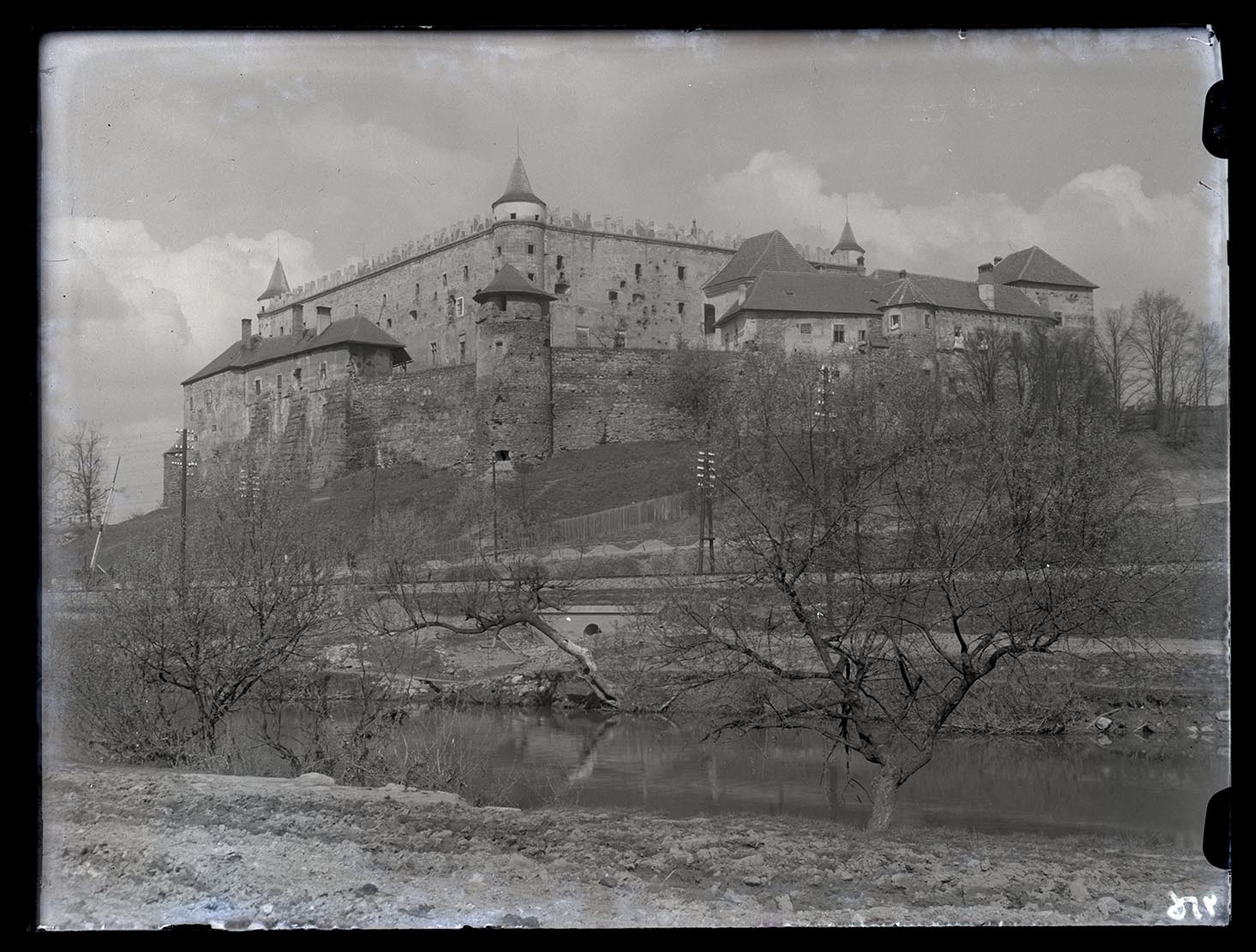 Náhledový obrázek Pohled na hrad - 1
