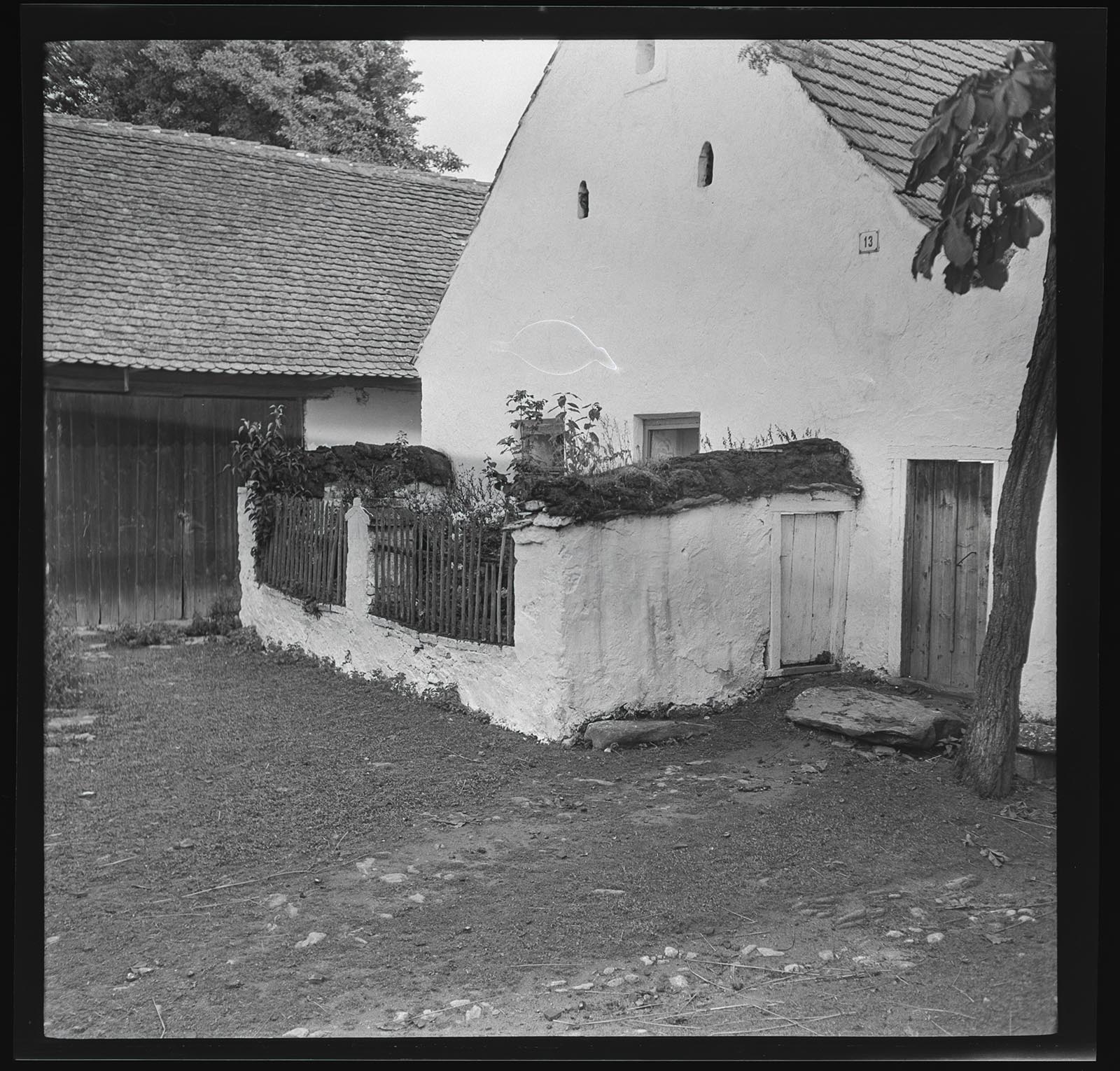 Náhledový obrázek Břežany č. p. 13 - 1
