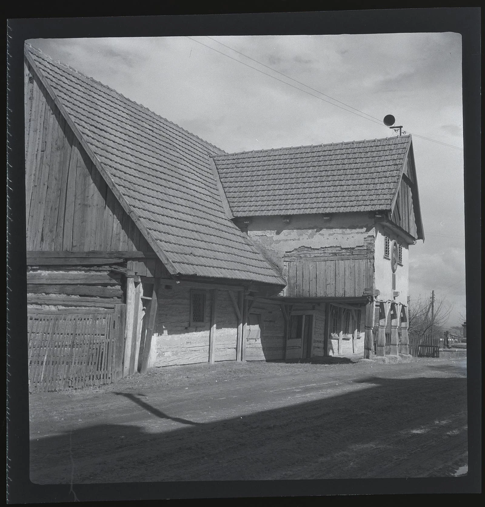 Obrázek Hořiněves - stavení