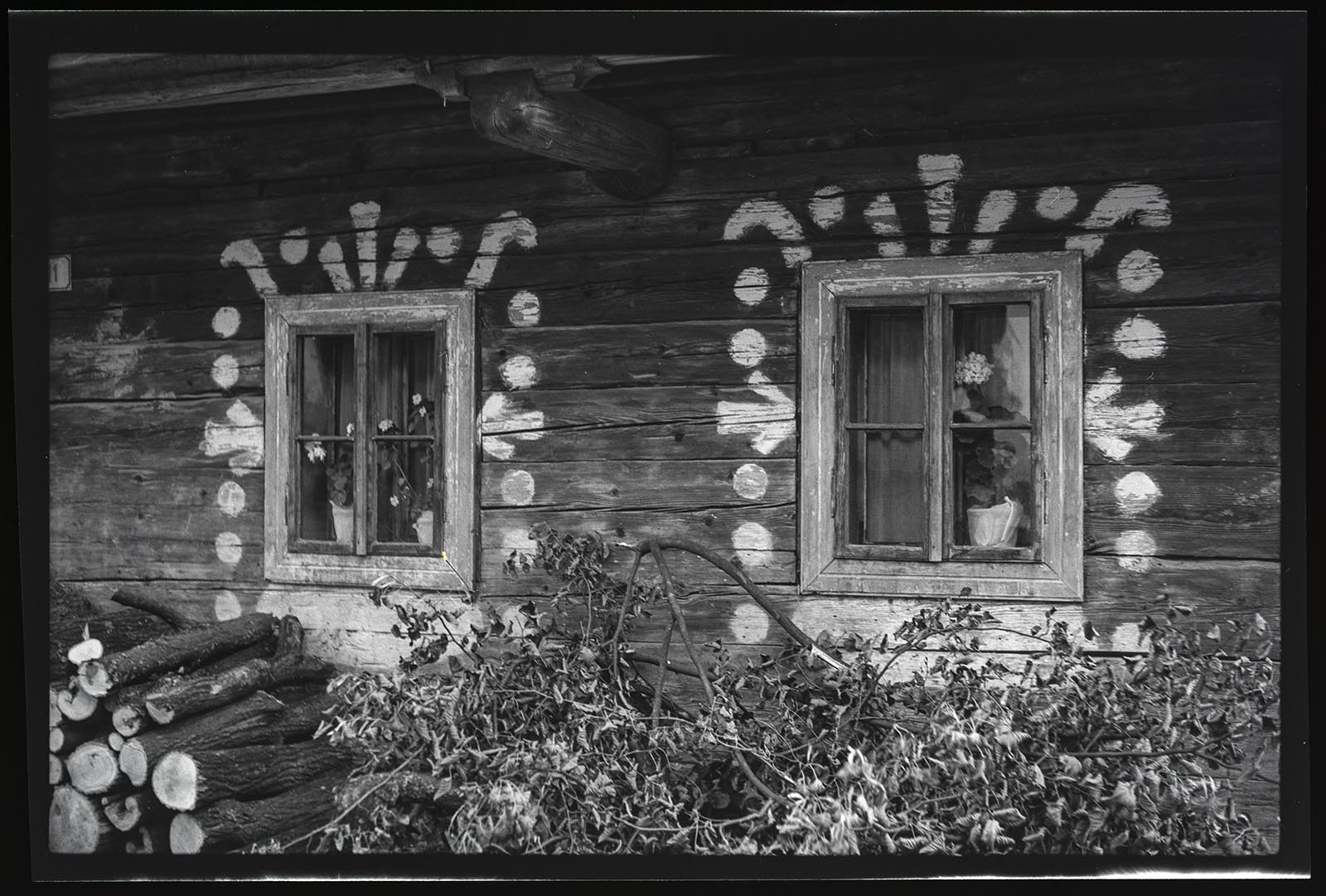 Náhledový obrázek Detail chalupy - okna - 1