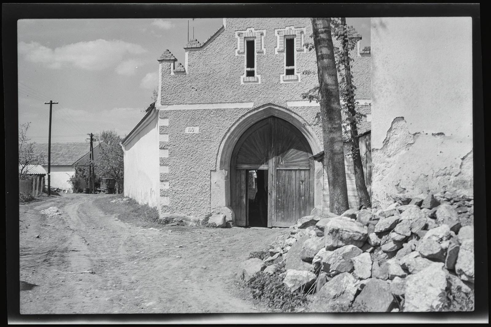 Náhledový obrázek Krnín - stavení - 1