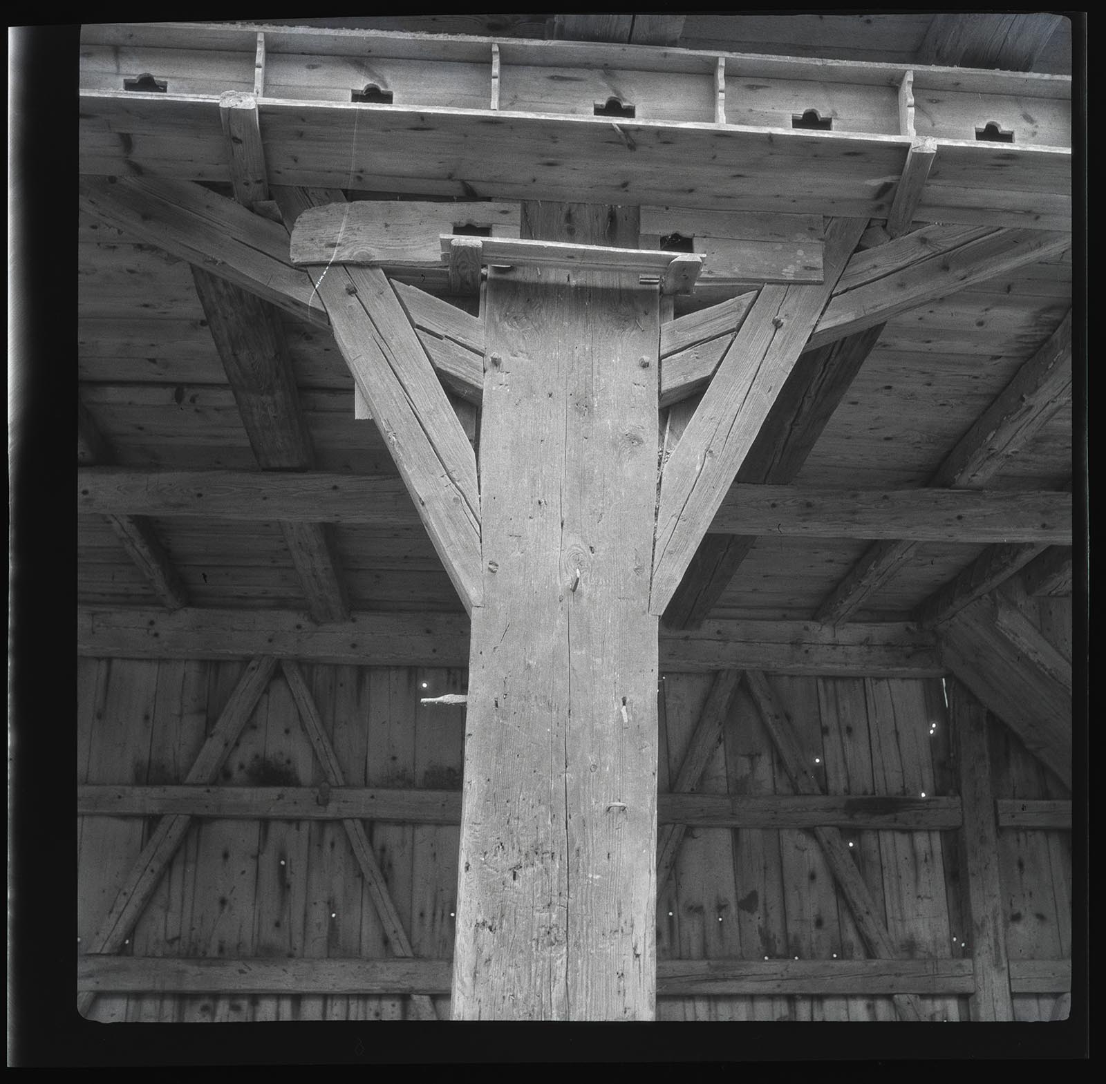 Náhledový obrázek Hluboká – osada - Detail krovu - 1