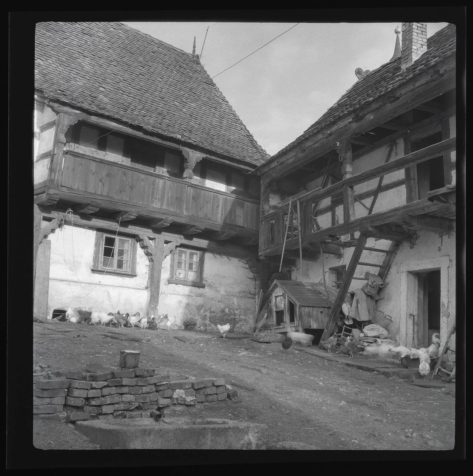 Obrázek H. Lomany čp. 2. - stavení a dvůr