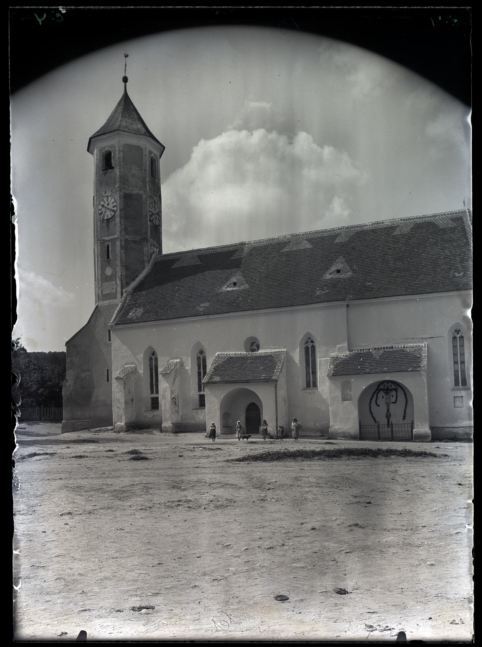 Náhledový obrázek Kostel sv. Emericha v Častej, pozdněgotický, přestavba 1774 - 5, 1936 - 37 dvě boční lodě. - 1