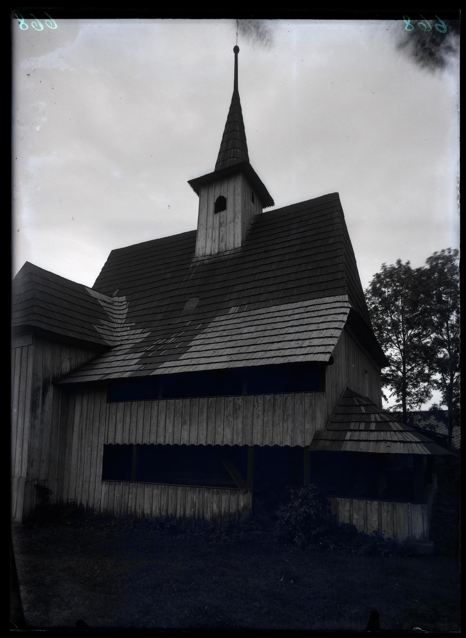 Náhledový obrázek Dřevěný kostel sv. Ondřeje, poč. 15. stol.,1551 oprava, změny 17. stol. - 1