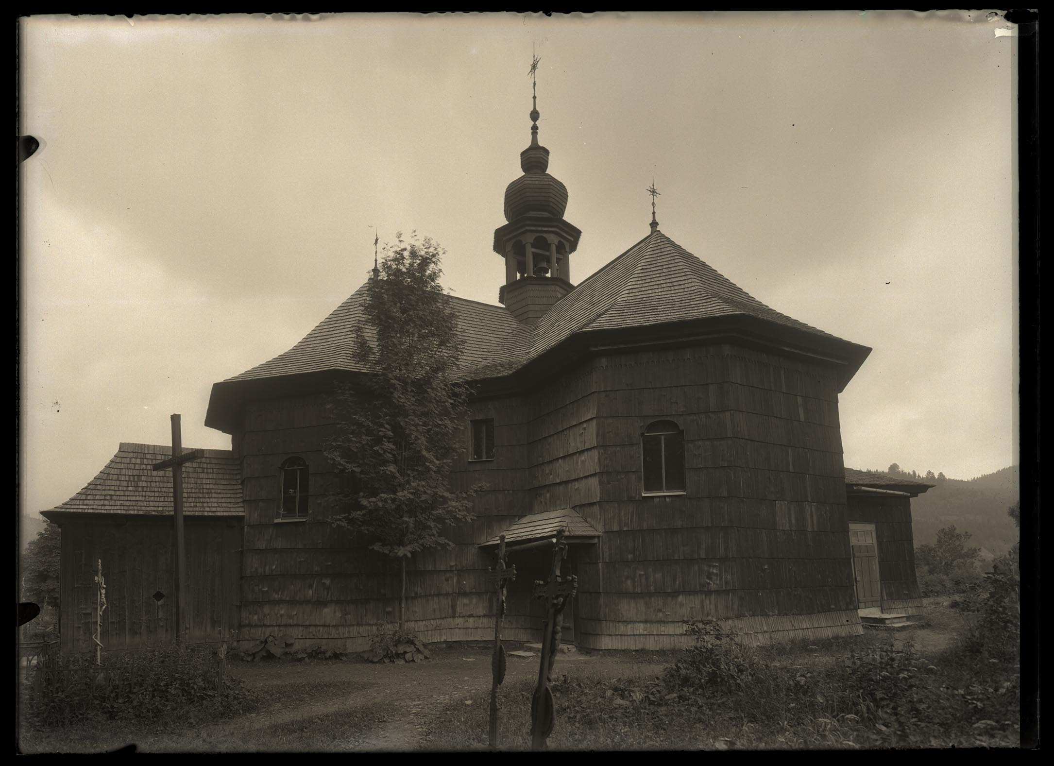 Náhledový obrázek Dřevěný kostel P. Marie Sněžné, 1754,půdorys kříže, barokní věžička, farní kostel od r. 1834 - 1