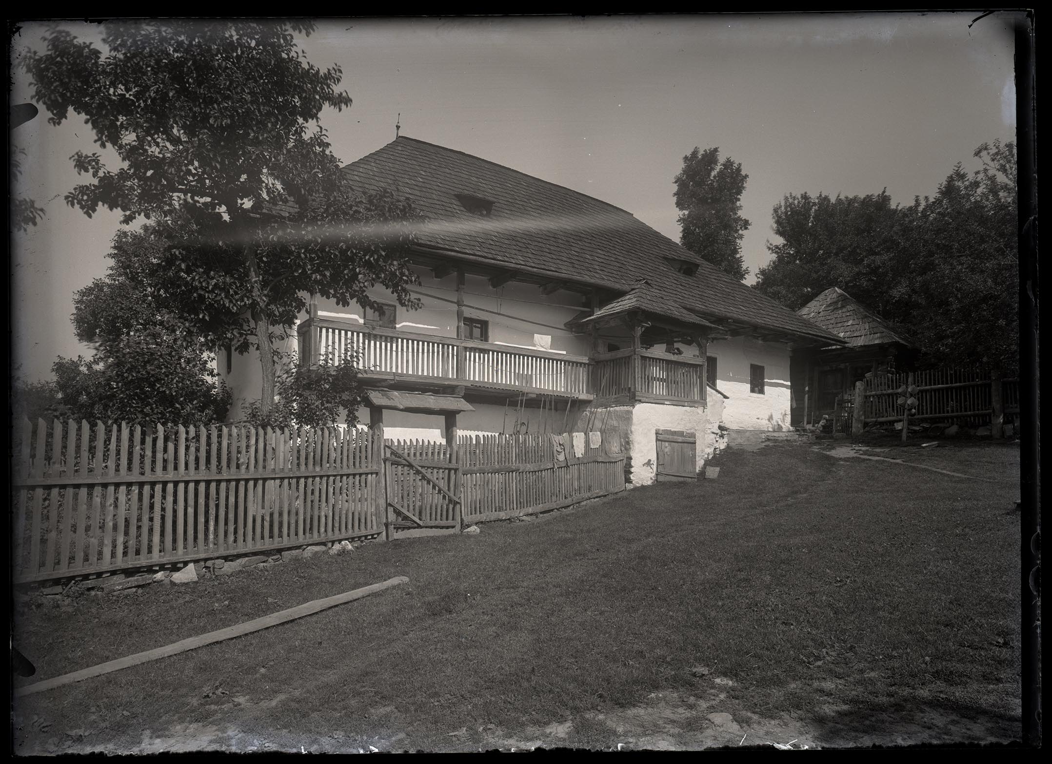 Náhledový obrázek Domek básníka P. O. Hviezdoslava, 1916 zničen požárem, na místě památník - 1