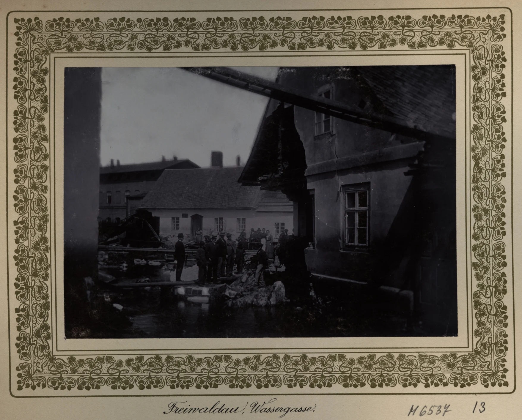 Náhledový obrázek předmětu Povodeň r. 1903: Vodní ulice v Jeseníku (čb. fotografie)
