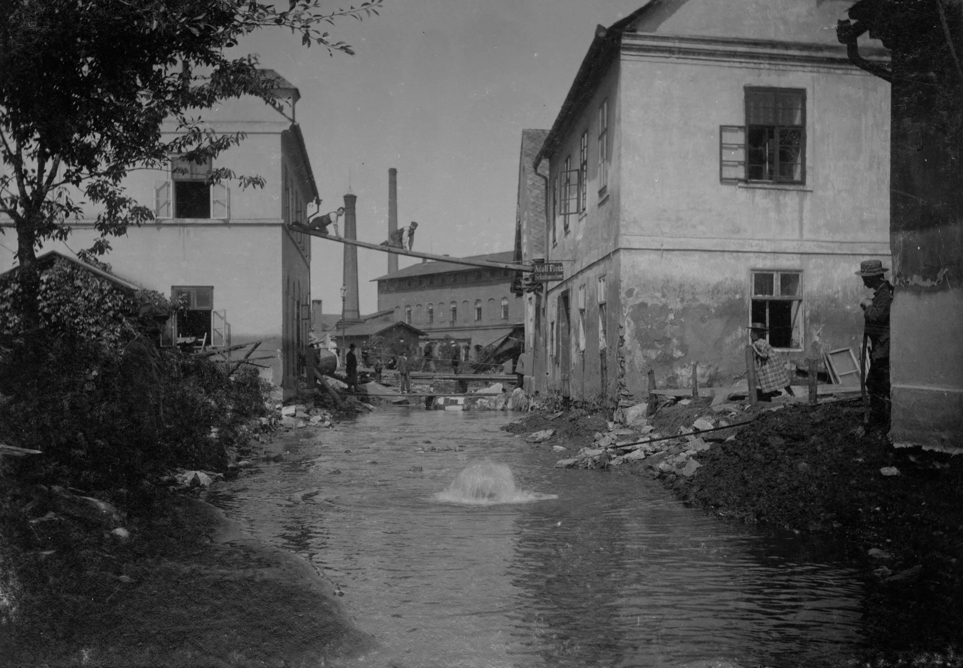 Náhledový obrázek předmětu Povodeň r. 1903: Vodní ulice v Jeseníku (čb. fotografie)
