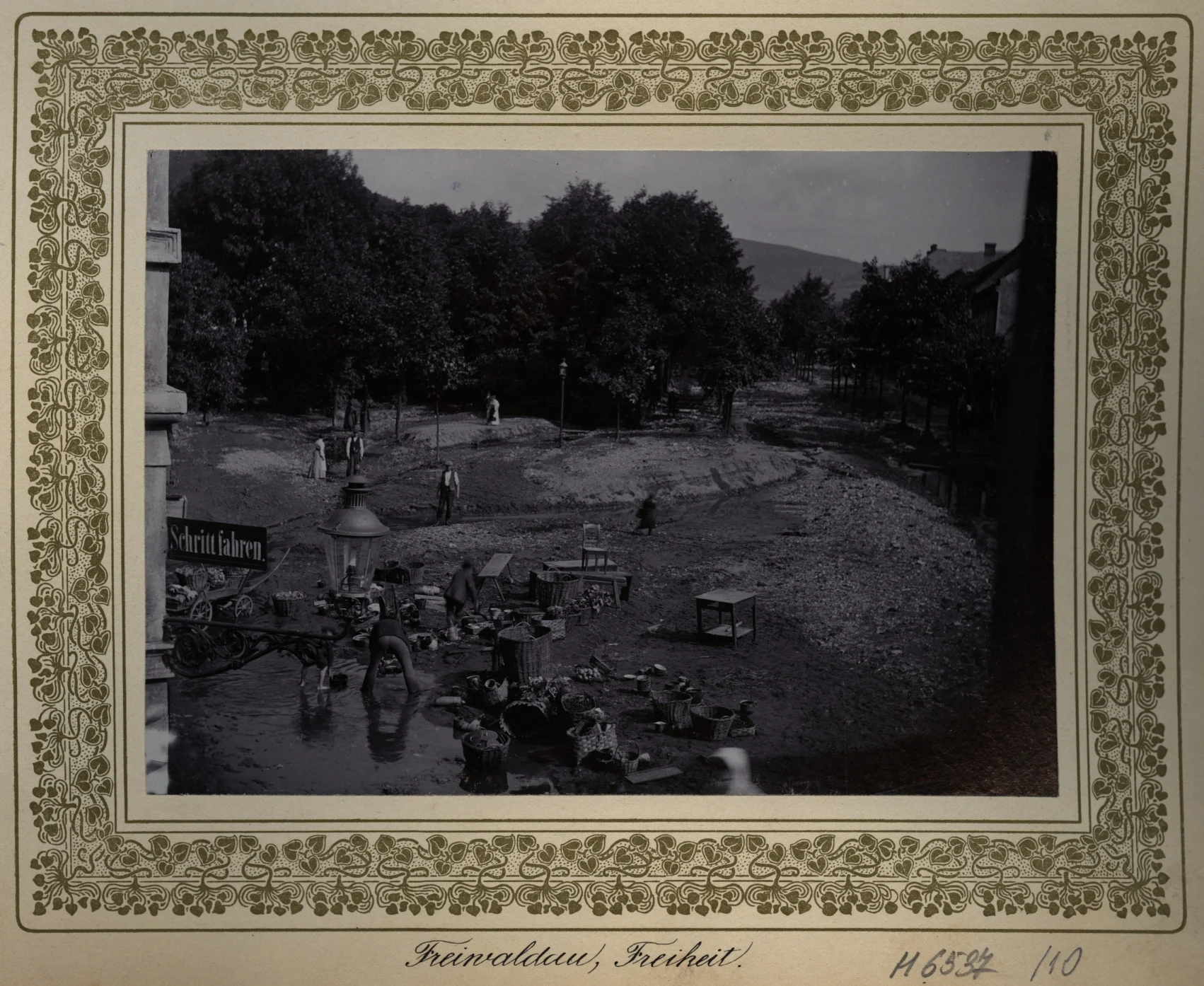 Náhledový obrázek předmětu Povodeň r. 1903: Náměstí Svobody v Jeseníku (čb. fotografie)