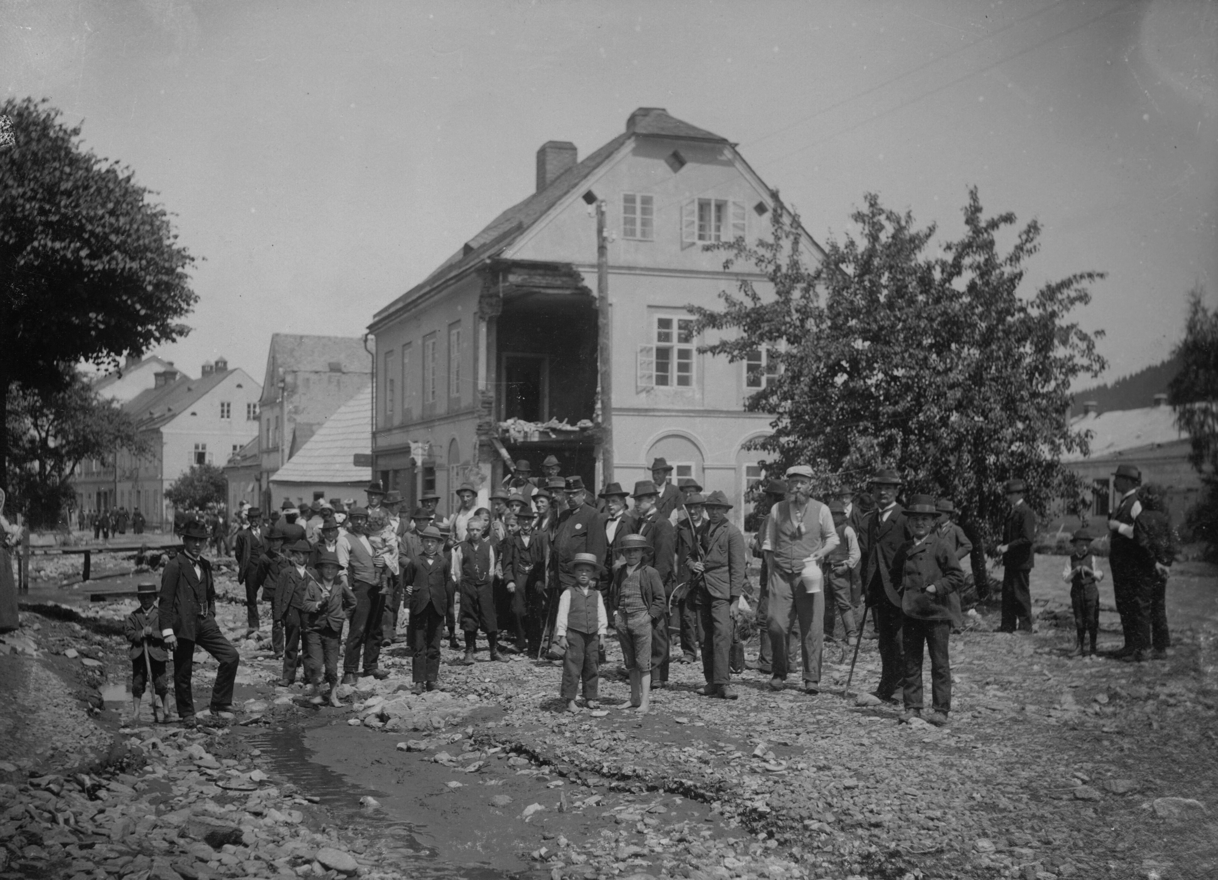Náhledový obrázek Povodeň r. 1903: Městská část Svoboda v Jeseníku (čb. fotografie) - 1