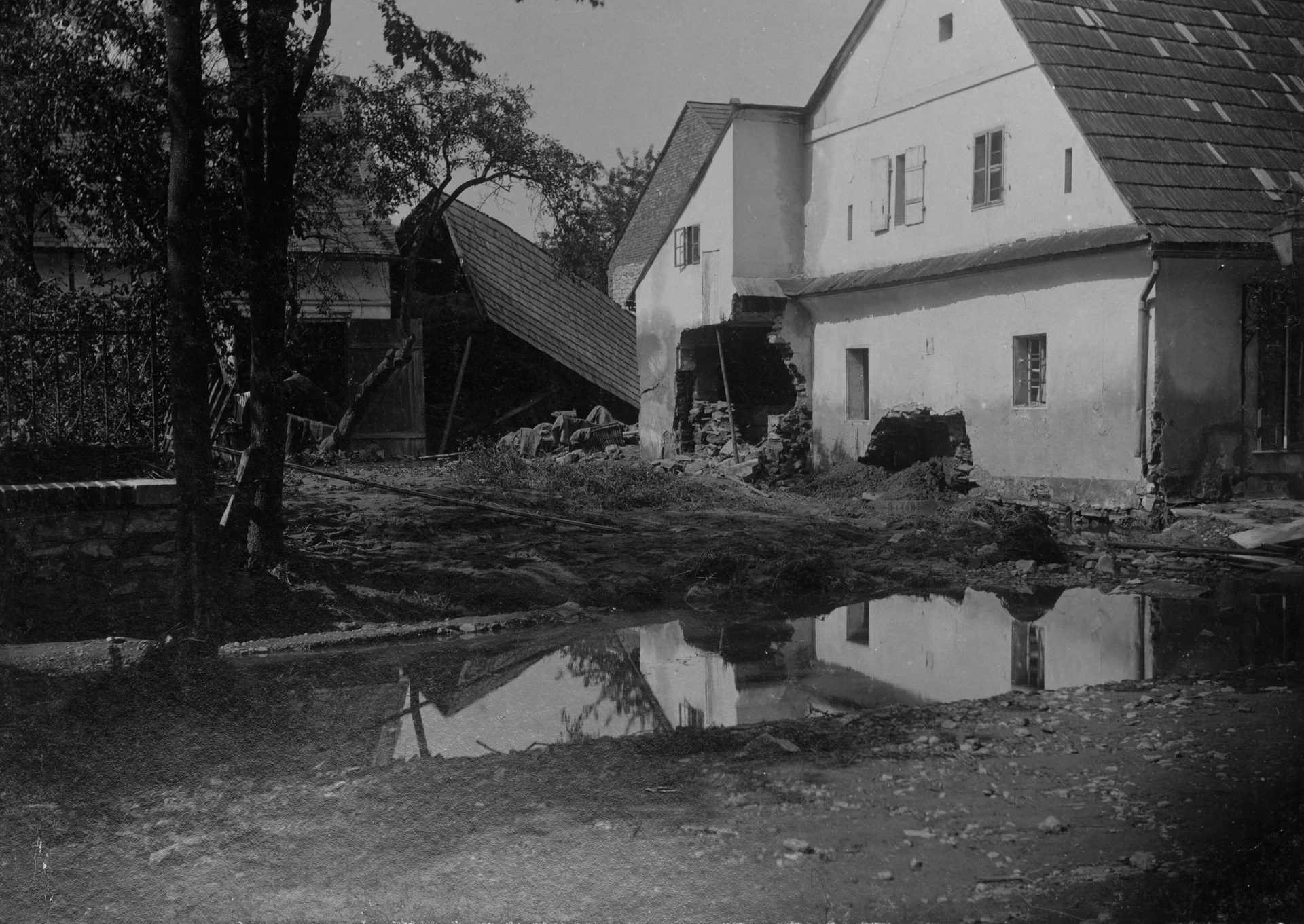 Náhledový obrázek předmětu Povodeň r. 1903: Lipovská ulice v Jeseníku (čb. fotografie)