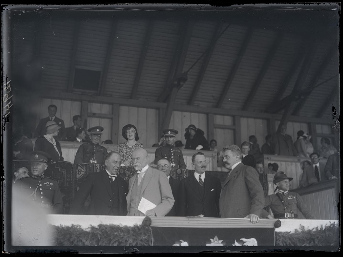 Náhledový obrázek T. G. Masaryk na tribuně - 1