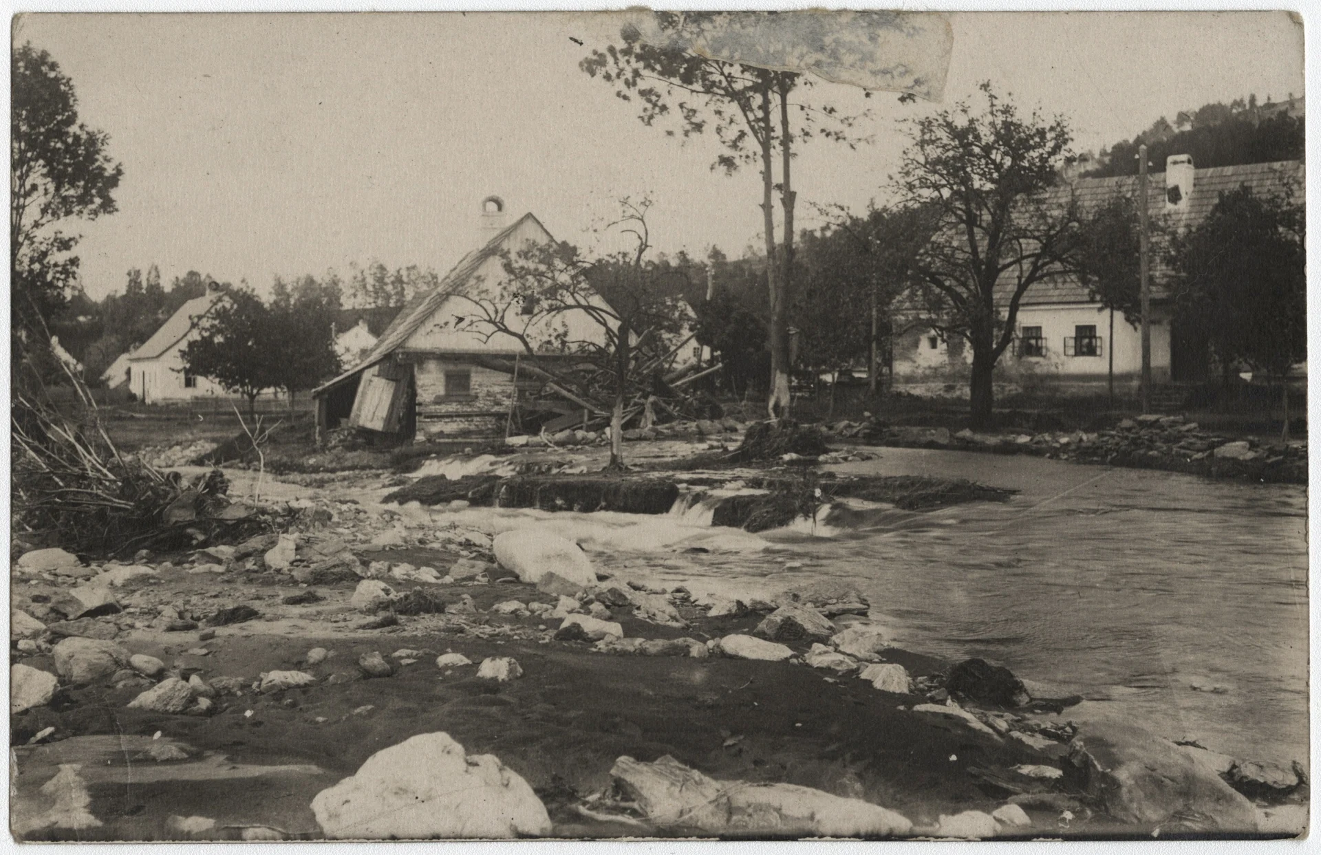Náhledový obrázek předmětu Povodeň r. 1921: Domašov (čb. fotografie)