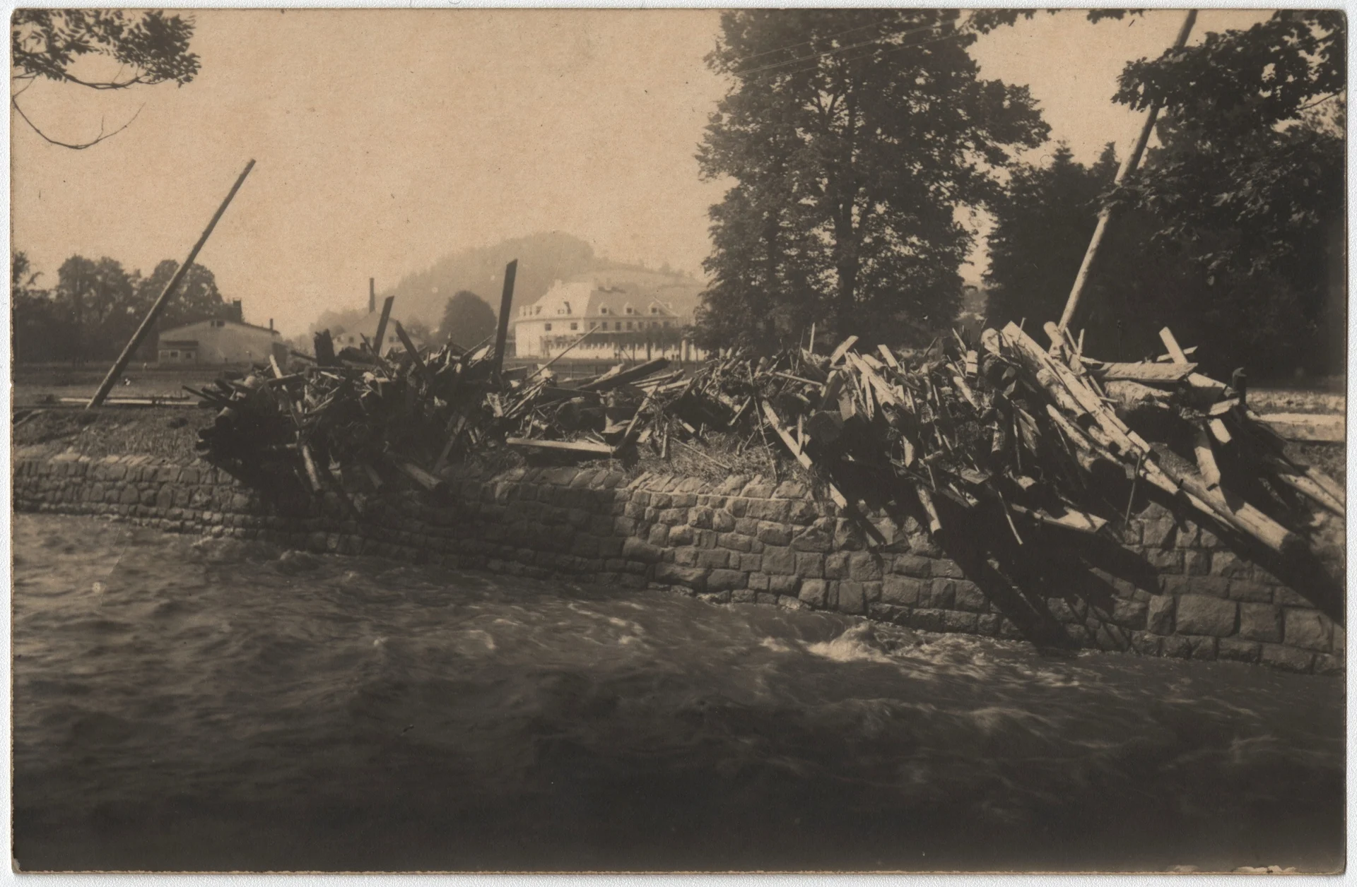 Náhledový obrázek předmětu Povodeň r. 1921: Jeseník (čb. fotografie)