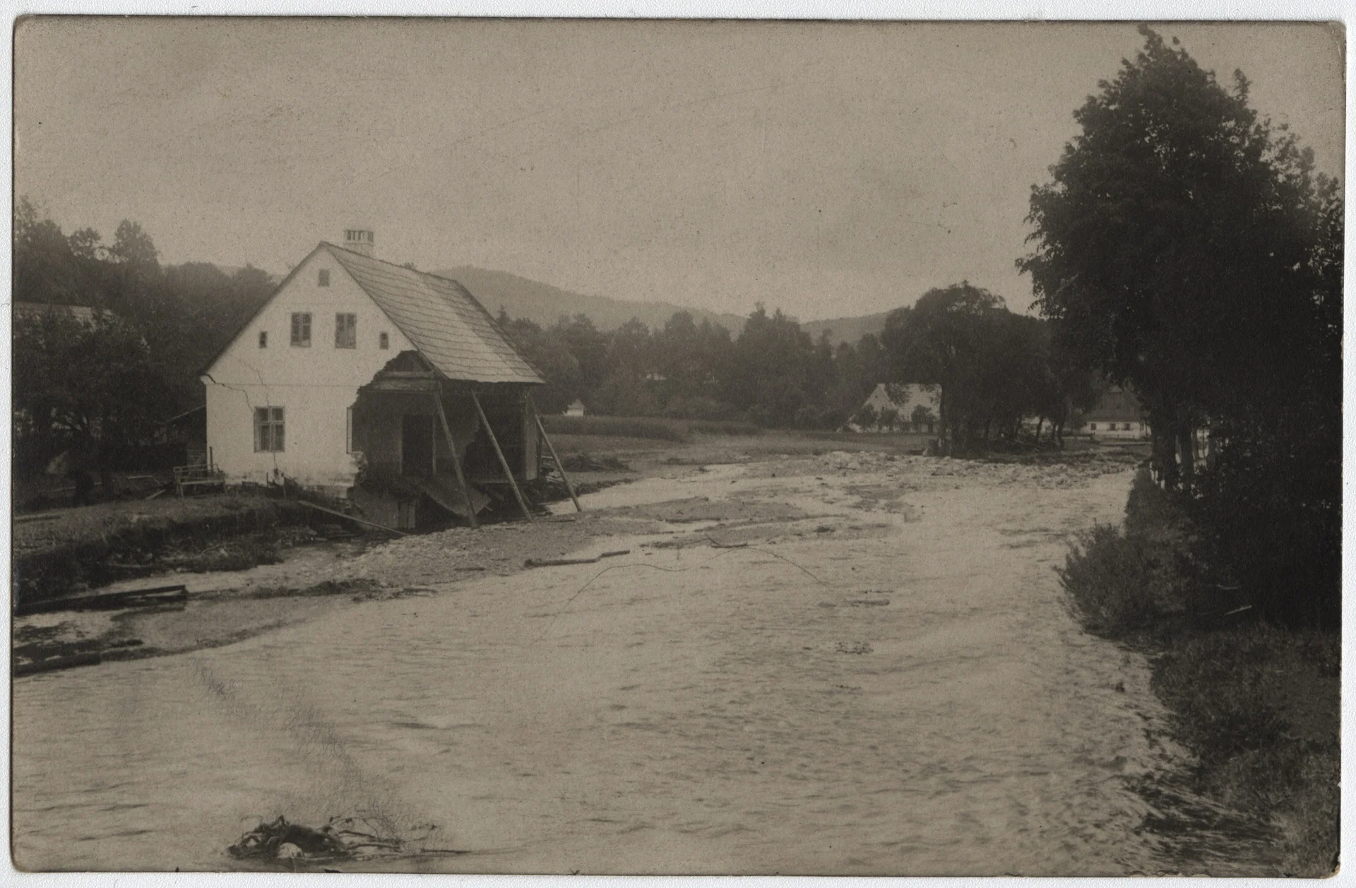 Náhledový obrázek předmětu Povodeň r. 1921: Domašov (čb. fotografie)