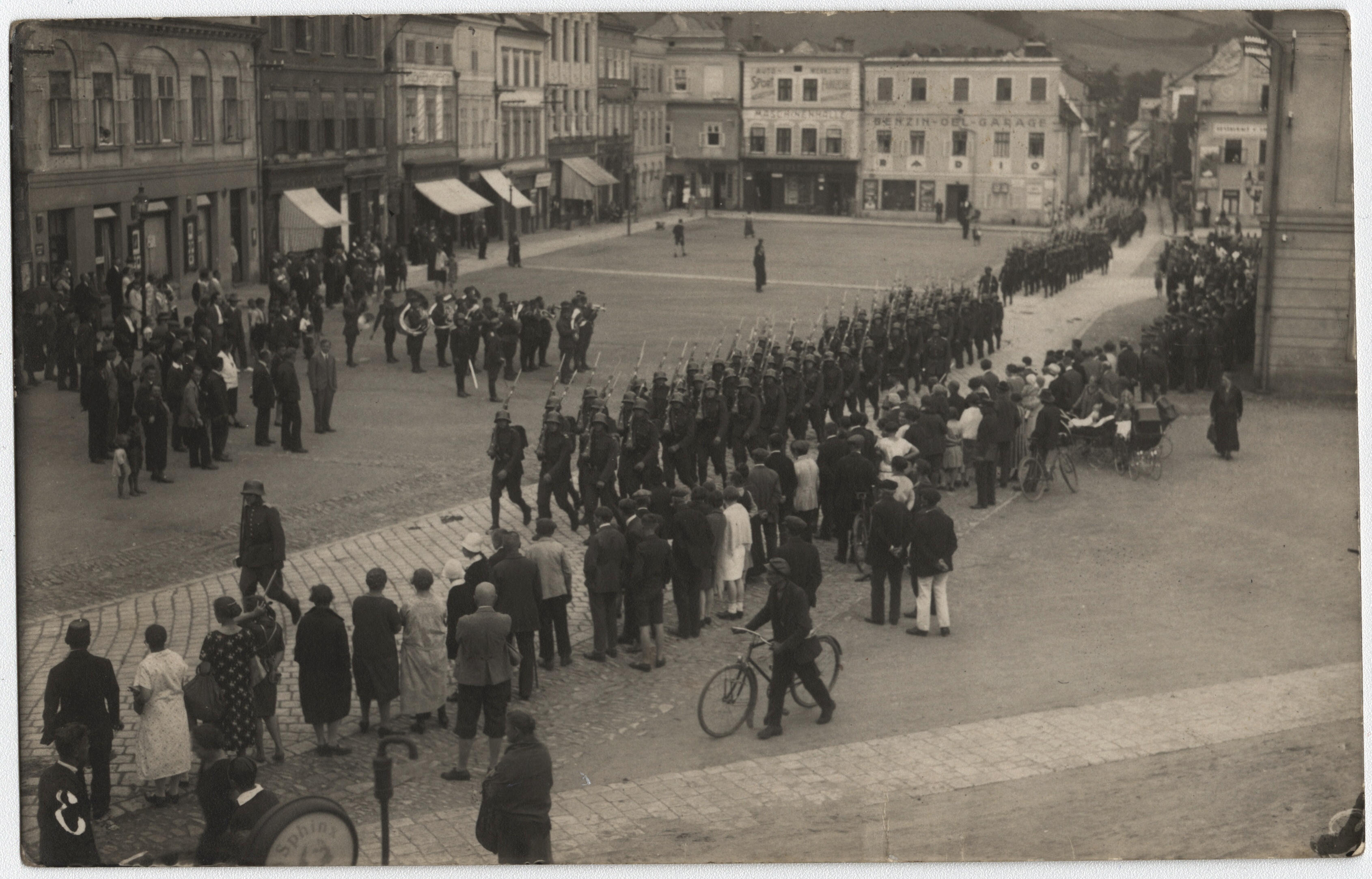 Náhledový obrázek Přehlídka 7. hraničářského praporu (pohlednice) - 1