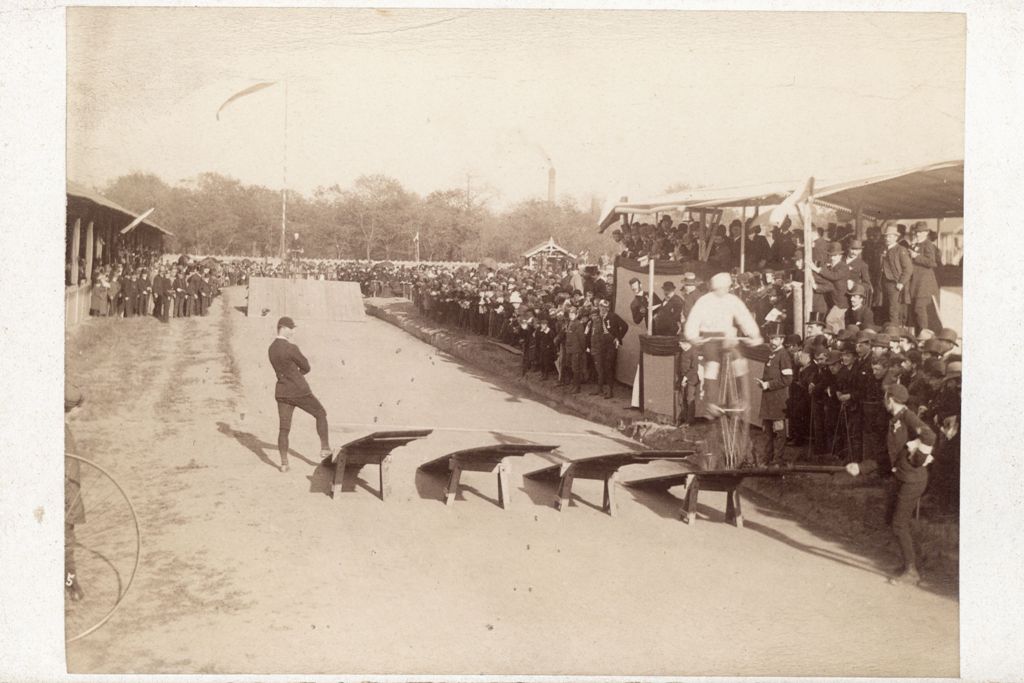 Náhledový obrázek IV. mezinárodní závody ČKV Smíchov ve Stromovce - 1