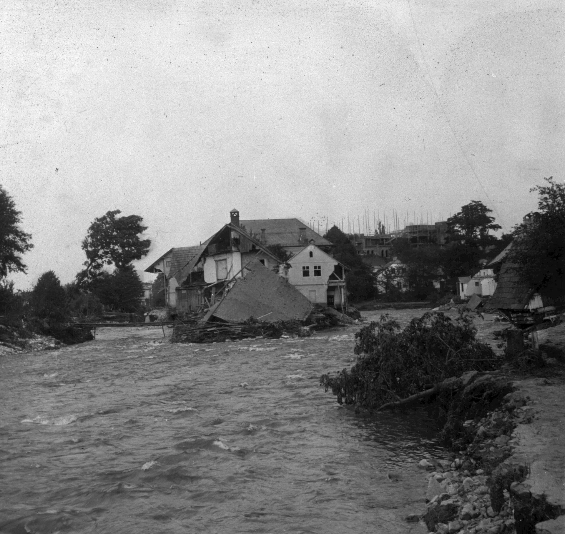 Náhledový obrázek předmětu Povodeň r. 1903: Mikulovice (skleněný stereodiapozitiv)