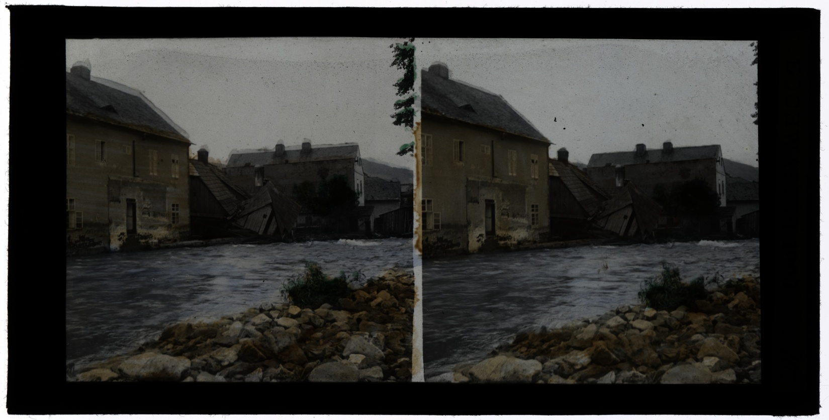 Náhledový obrázek Povodeň r. 1903: Jeseník, městská část Svoboda (skleněný stereodiapozitiv) - 3