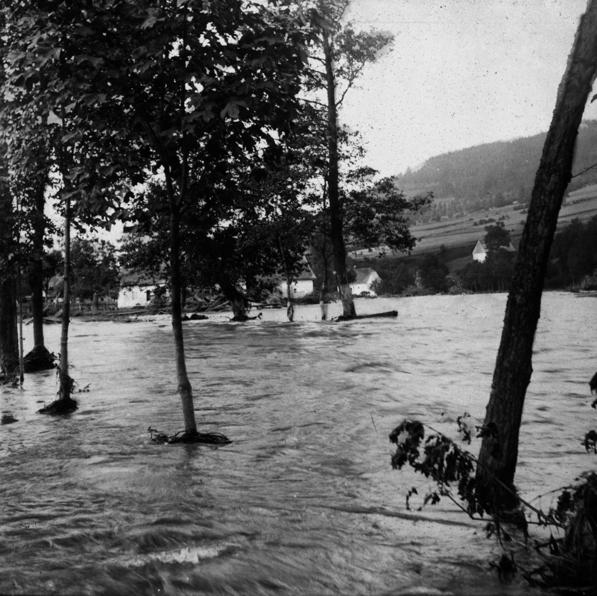 Náhledový obrázek předmětu Povodeň r. 1903: Jesenicko (skleněný stereodiapozitiv)