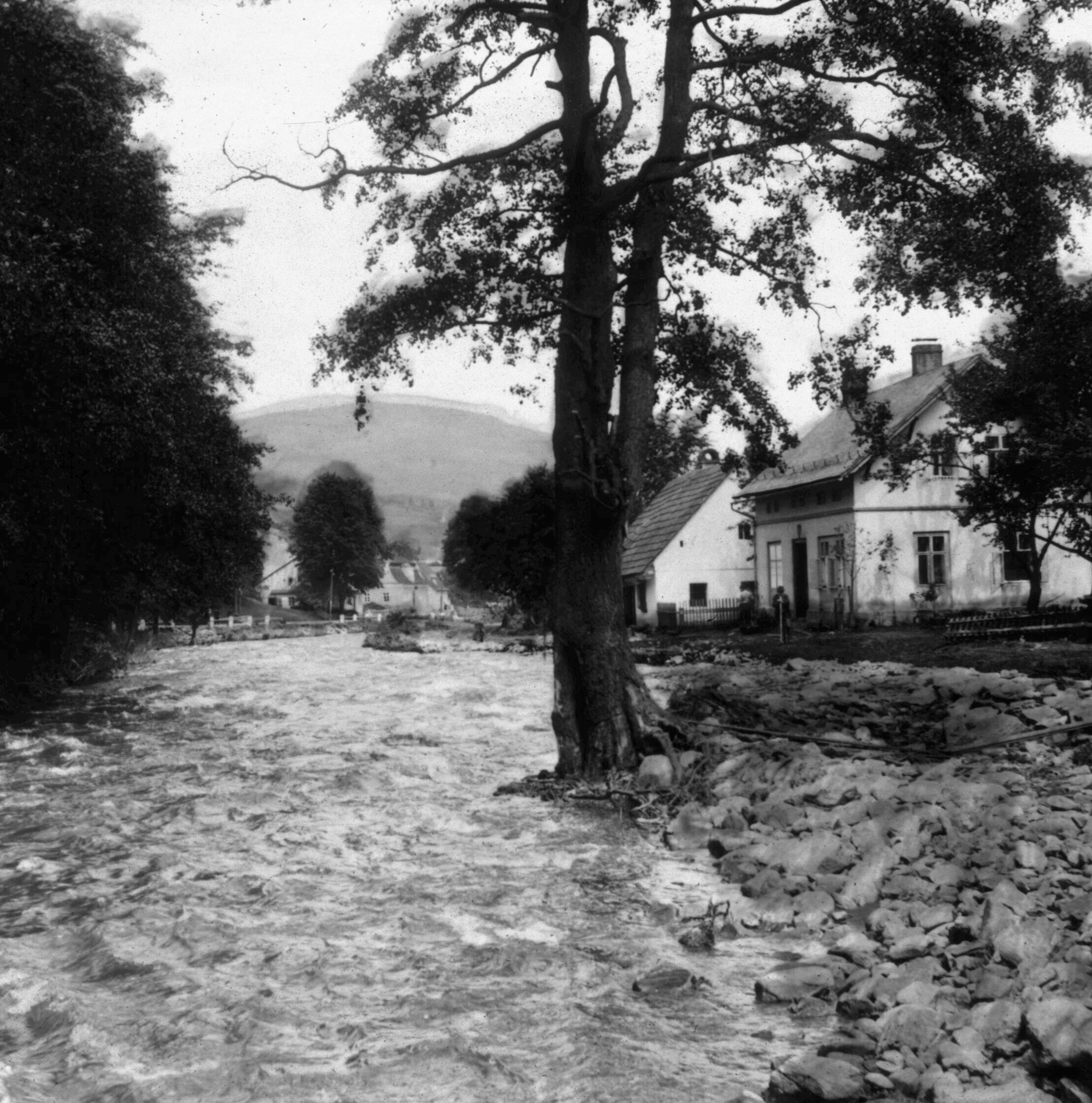 Náhledový obrázek Povodeň r. 1903: Jesenicko (skleněný stereodiapozitiv) - 1
